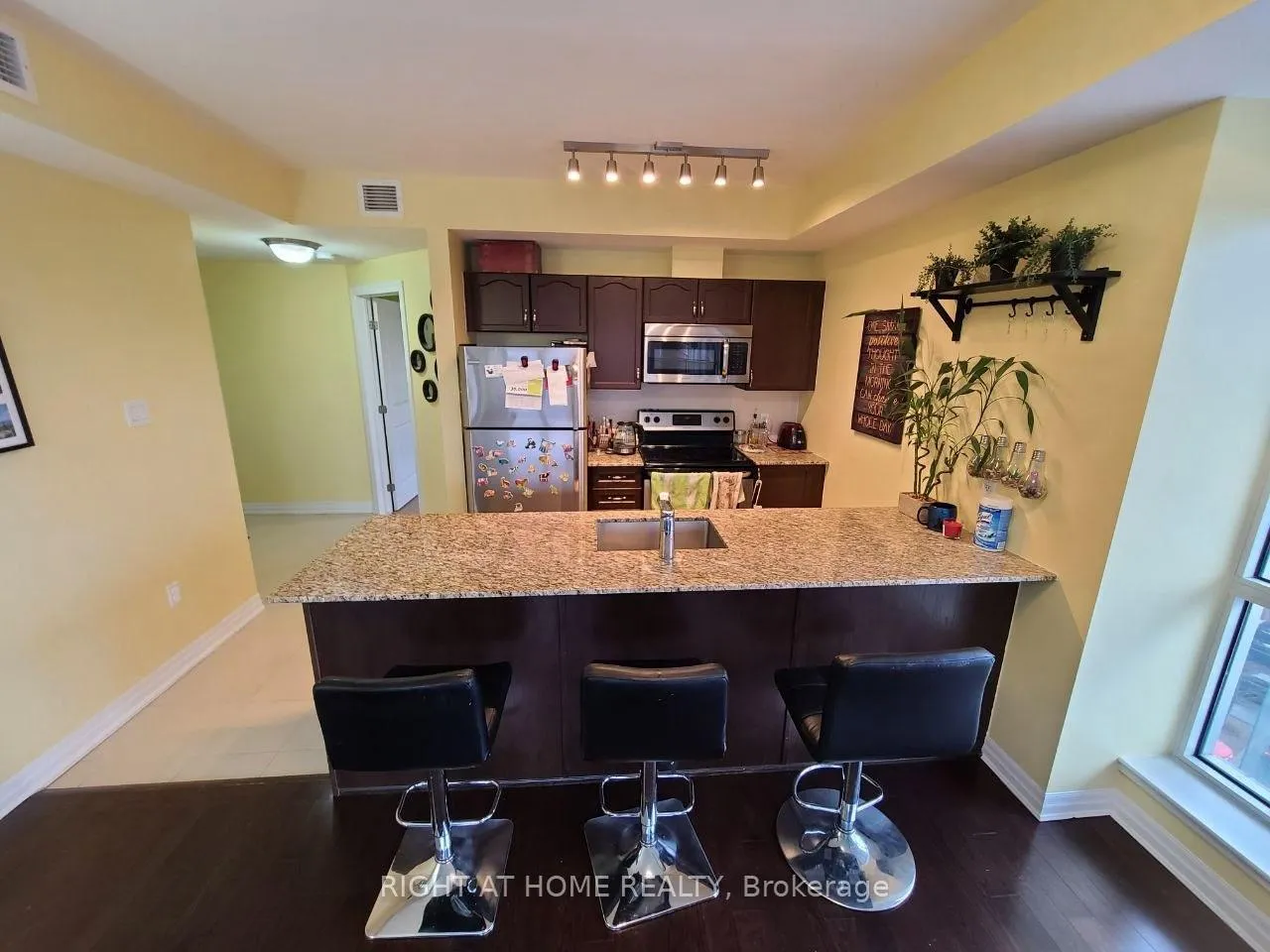 Photo 10 of Unit 809, 90 Landry Street, Ottawa, Vanier — HOMEH