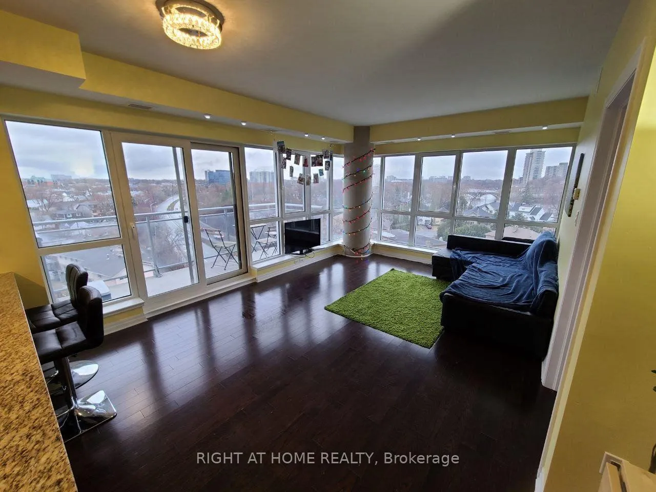 Photo 11 of Unit 809, 90 Landry Street, Ottawa, Vanier — HOMEH
