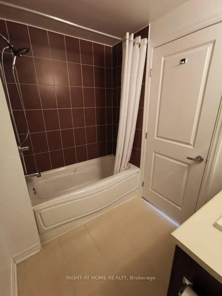 Photo 19 of Unit 809, 90 Landry Street, Ottawa, Vanier — HOMEH