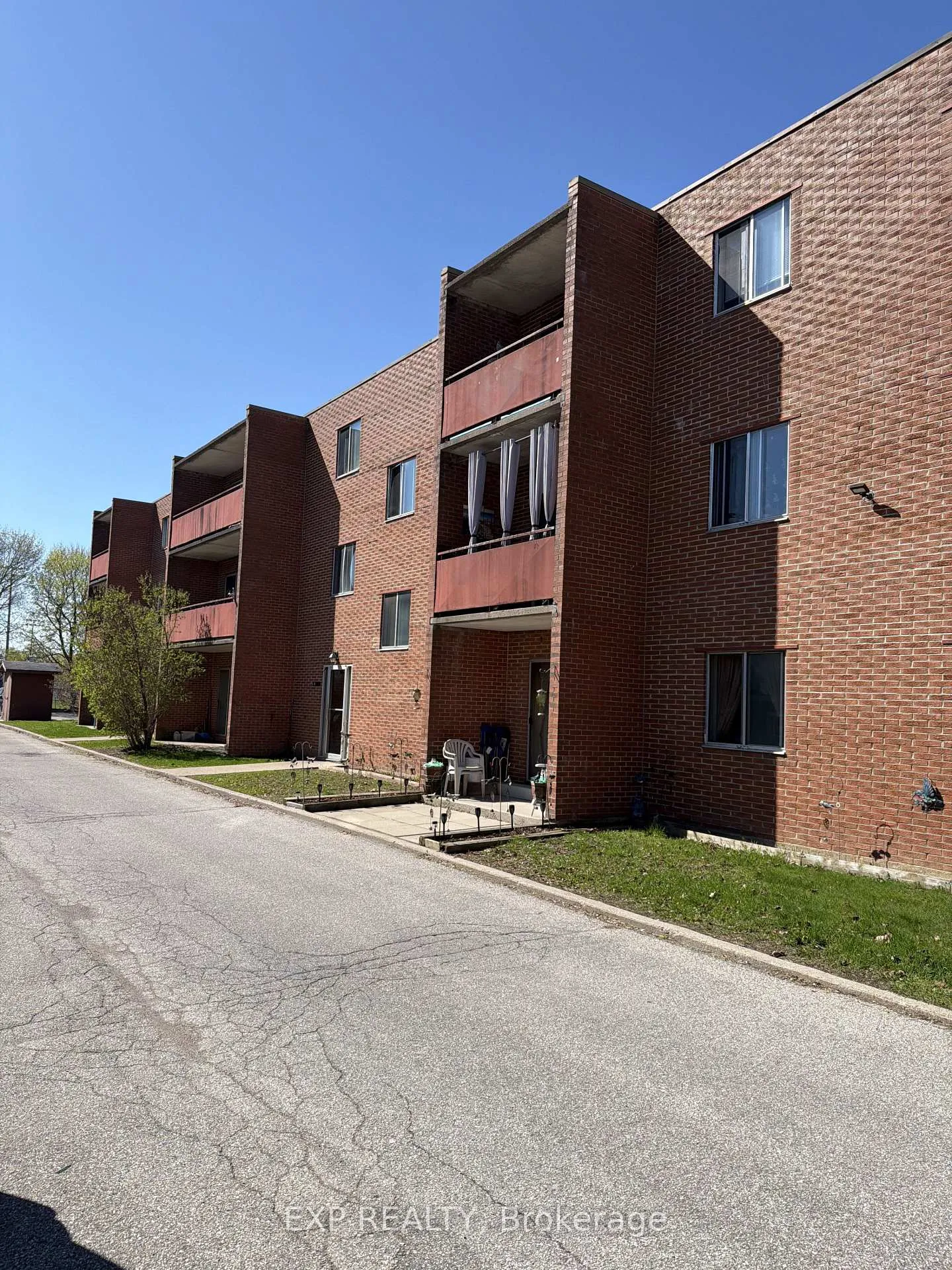 Photo of Unit 204, 187 Lisgar Ave