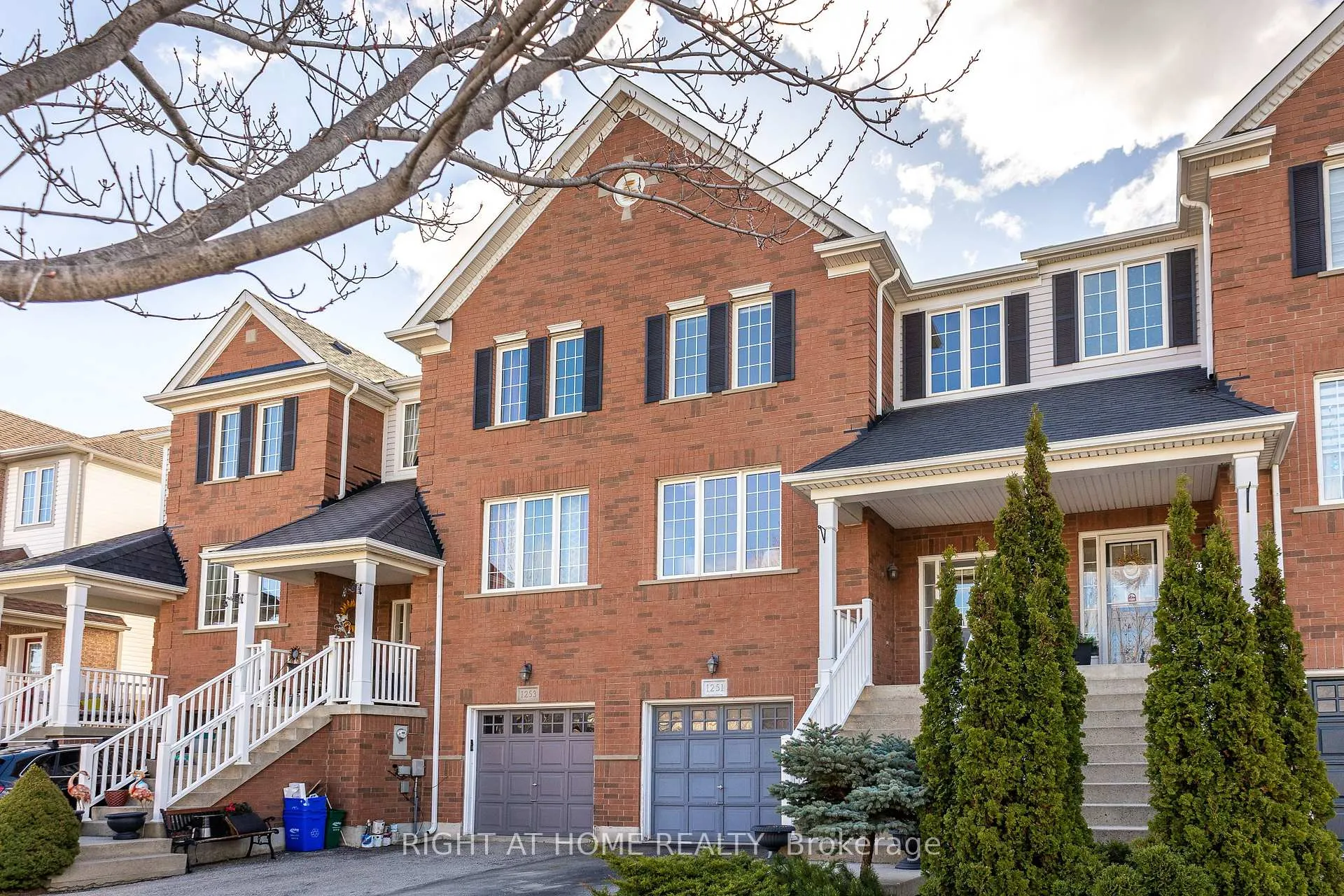 Photo 2 of 1251 Lamont Crescent, Milton, Clarke — HOMEH