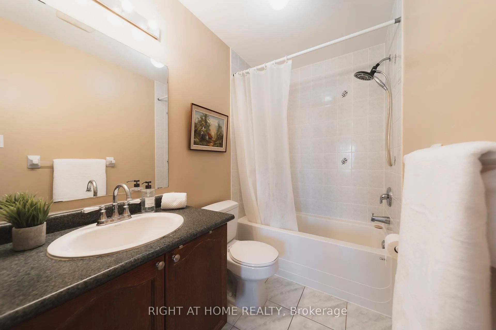 Photo 20 of 1251 Lamont Crescent, Milton, Clarke — HOMEH