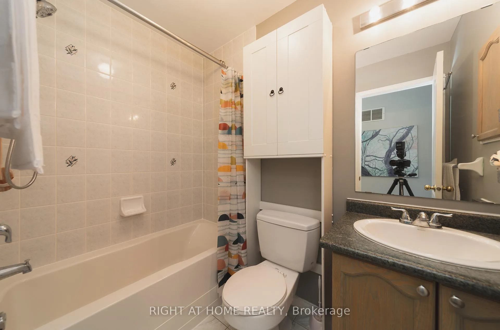 Photo 21 of 1251 Lamont Crescent, Milton, Clarke — HOMEH