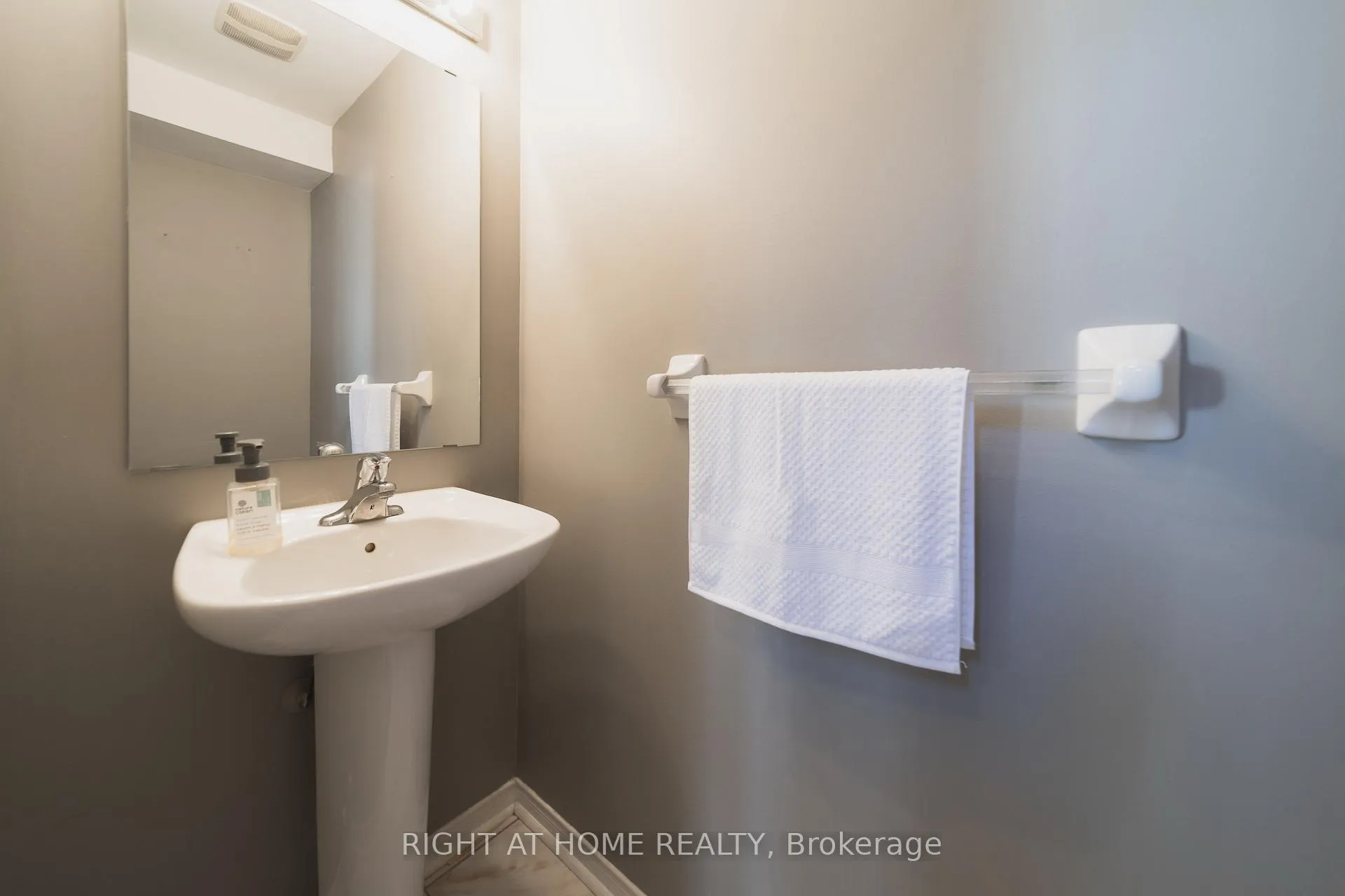 Photo 30 of 1251 Lamont Crescent, Milton, Clarke — HOMEH