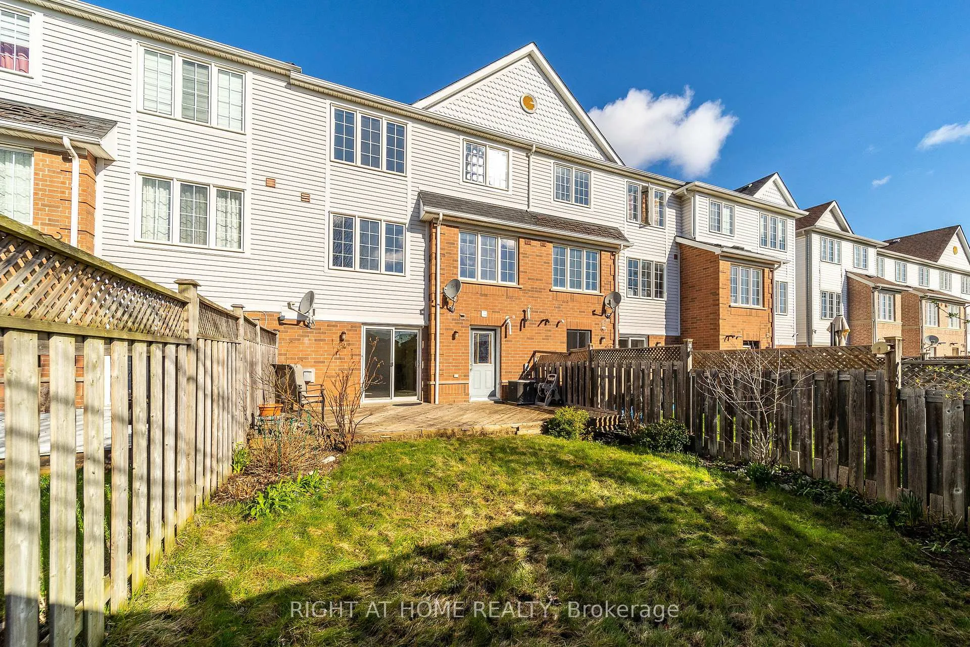 Photo 34 of 1251 Lamont Crescent, Milton, Clarke — HOMEH