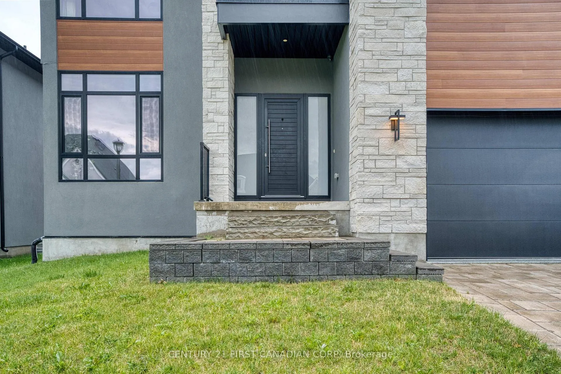 Photo 4 of 53 Edwin Drive, London, South P — HOMEH