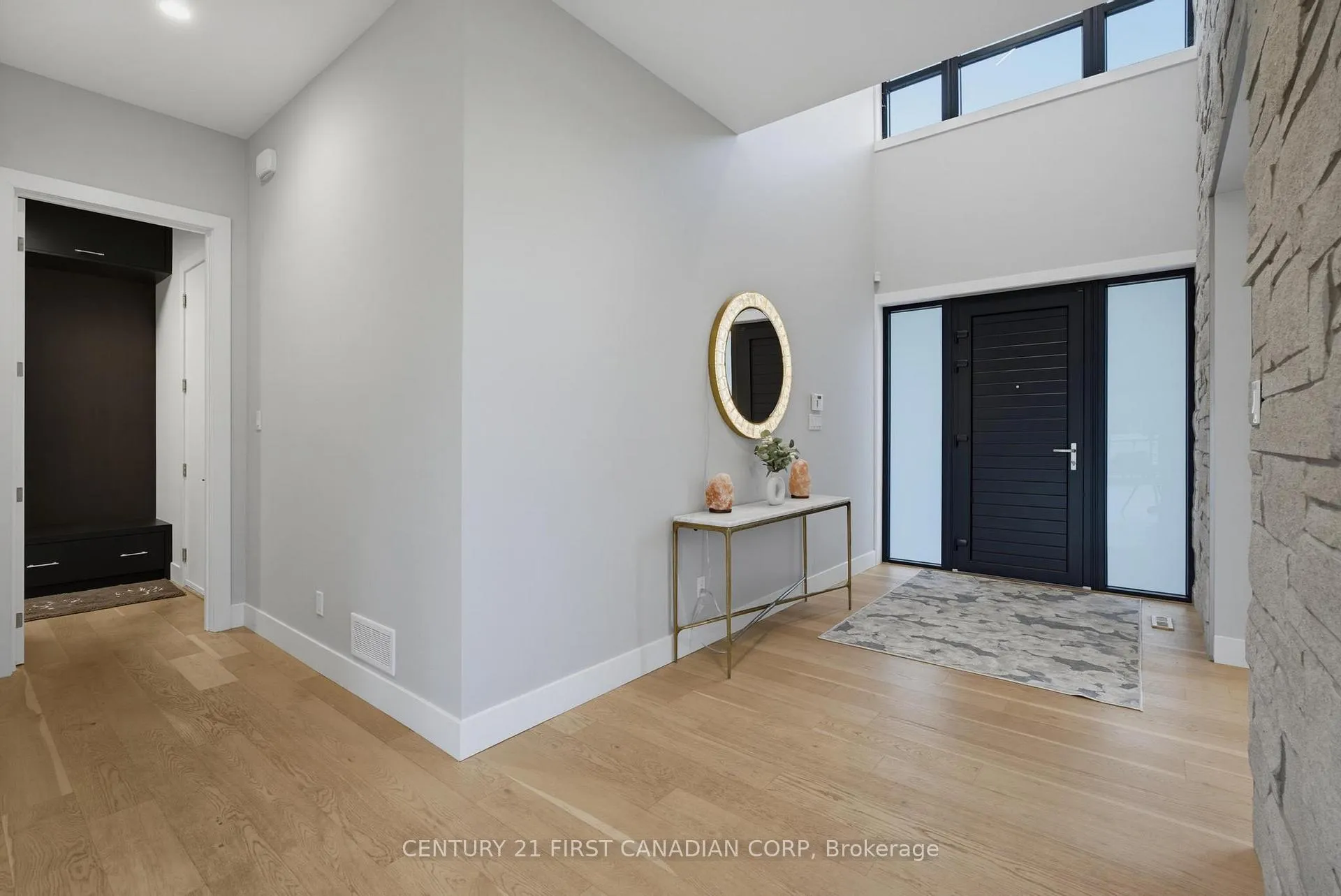 Photo 5 of 53 Edwin Drive, London, South P — HOMEH