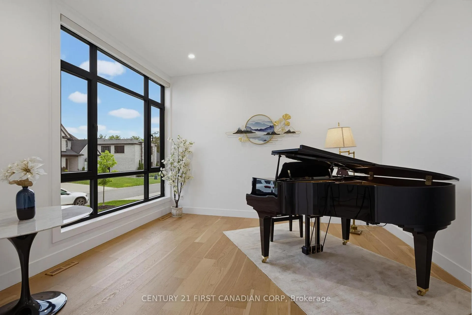 Photo 6 of 53 Edwin Drive, London, South P — HOMEH