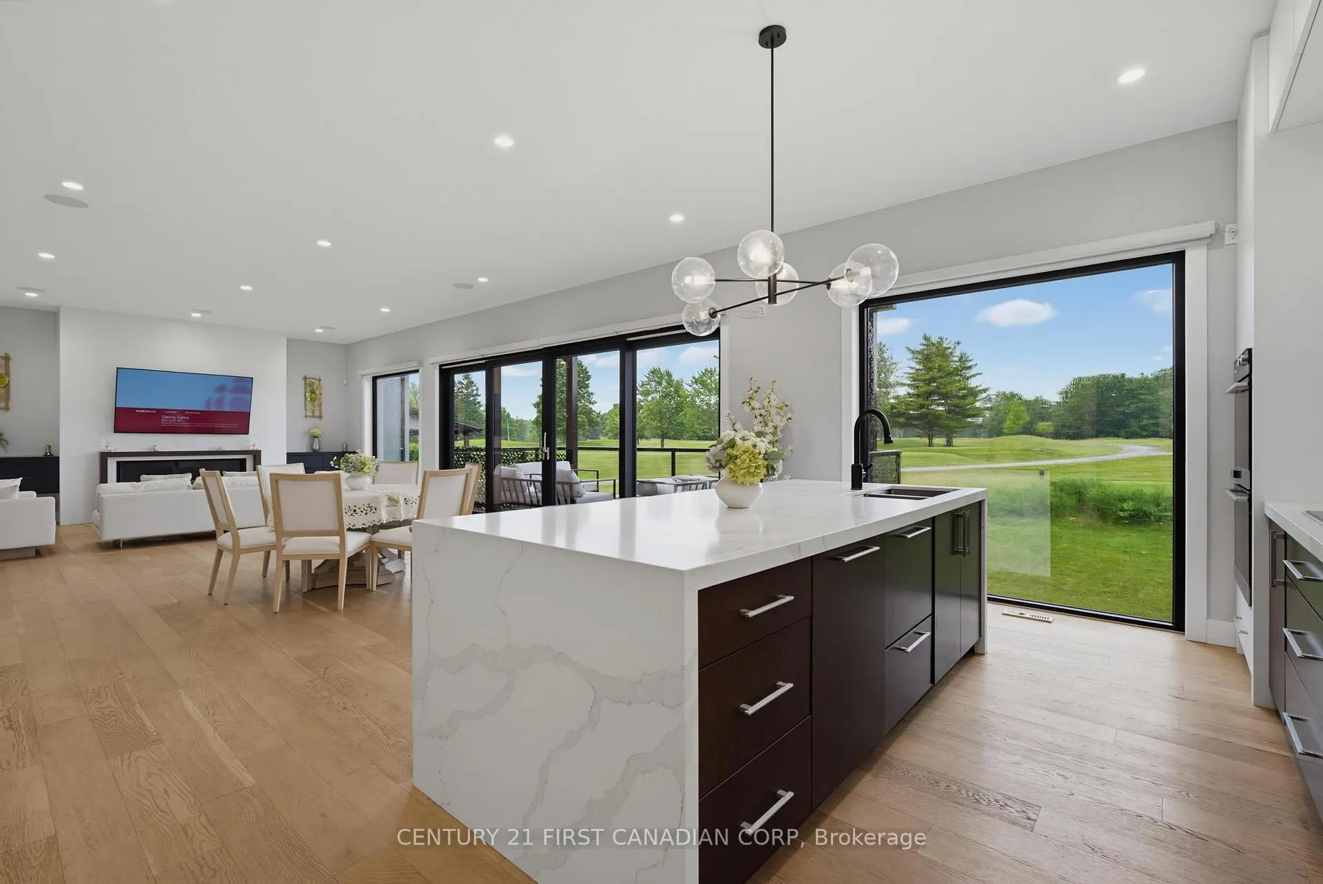 Photo 12 of 53 Edwin Drive, London, South P — HOMEH