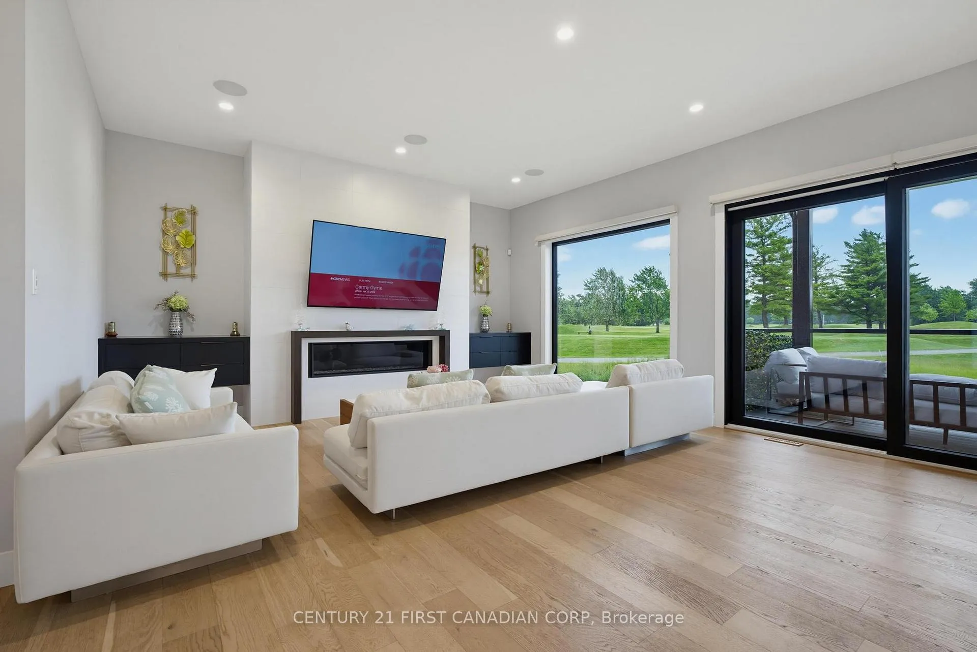 Photo 15 of 53 Edwin Drive, London, South P — HOMEH