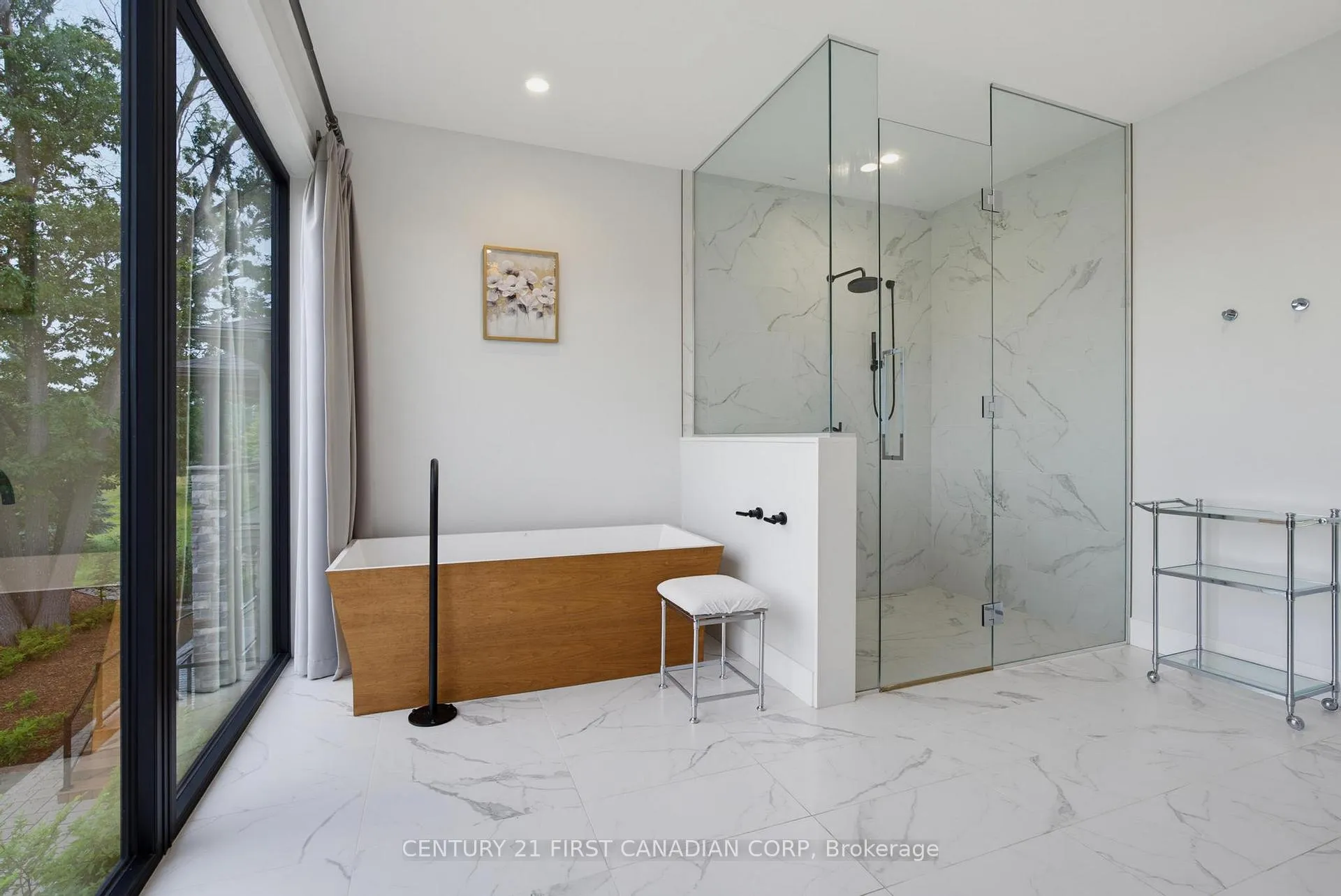Photo 26 of 53 Edwin Drive, London, South P — HOMEH