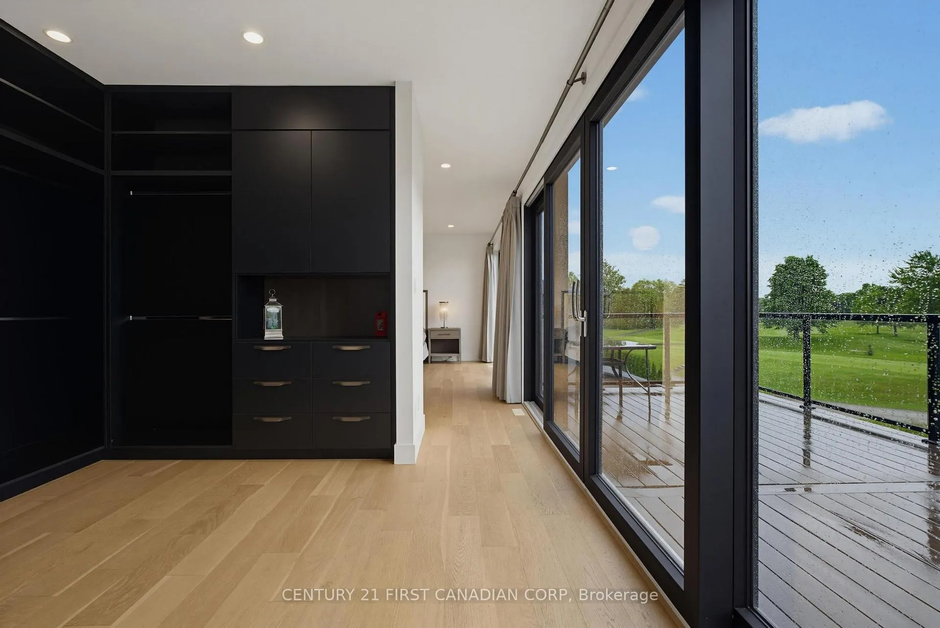 Photo 27 of 53 Edwin Drive, London, South P — HOMEH