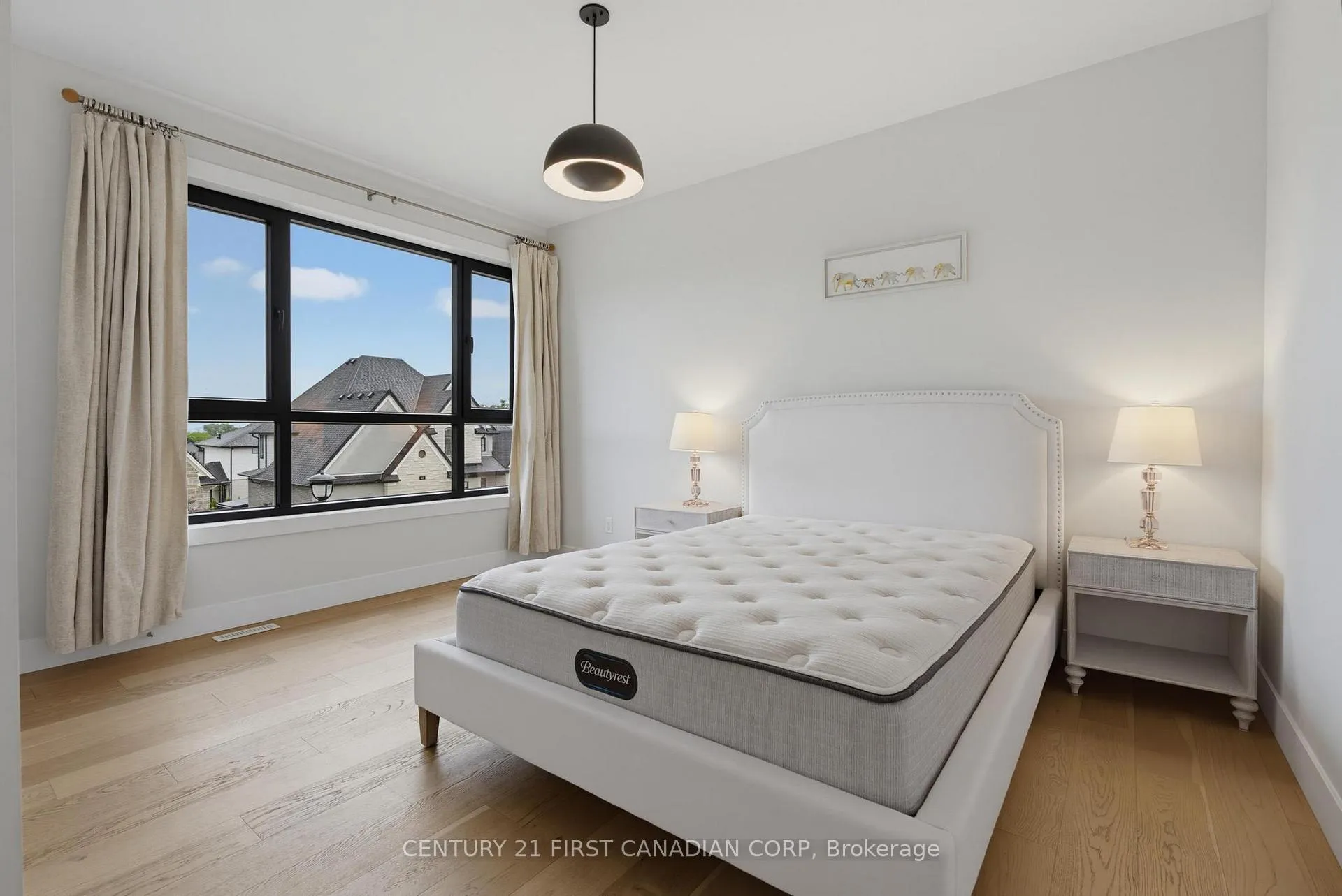 Photo 32 of 53 Edwin Drive, London, South P — HOMEH