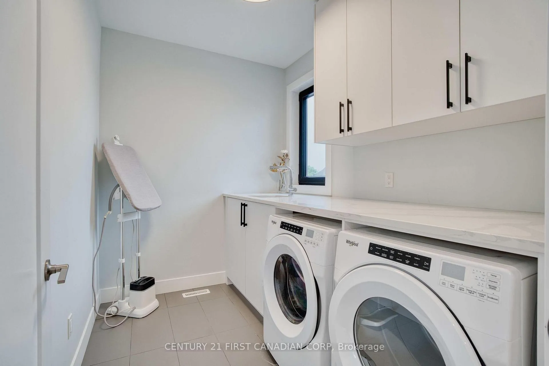 Photo 34 of 53 Edwin Drive, London, South P — HOMEH