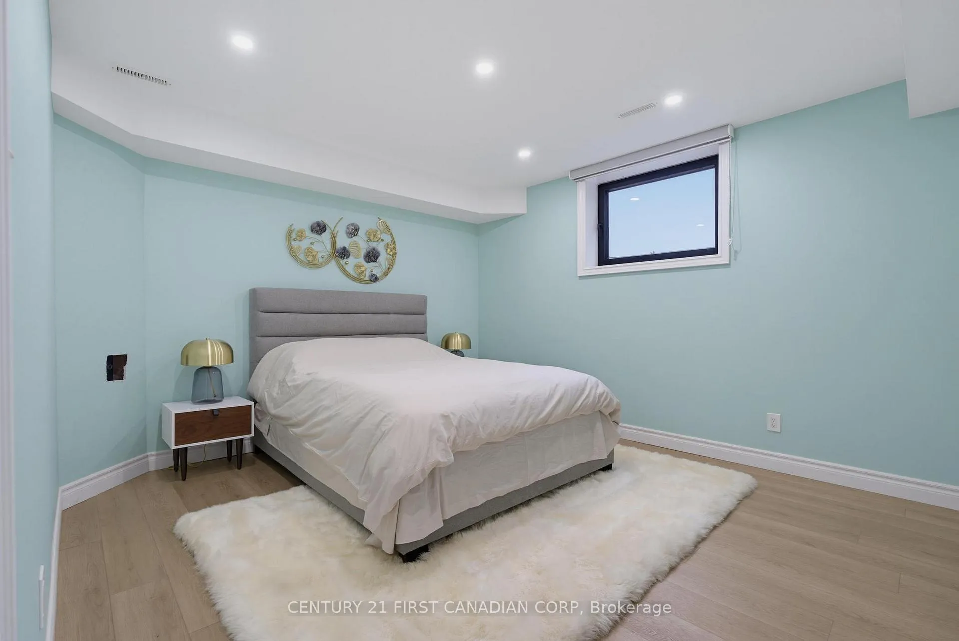 Photo 38 of 53 Edwin Drive, London, South P — HOMEH
