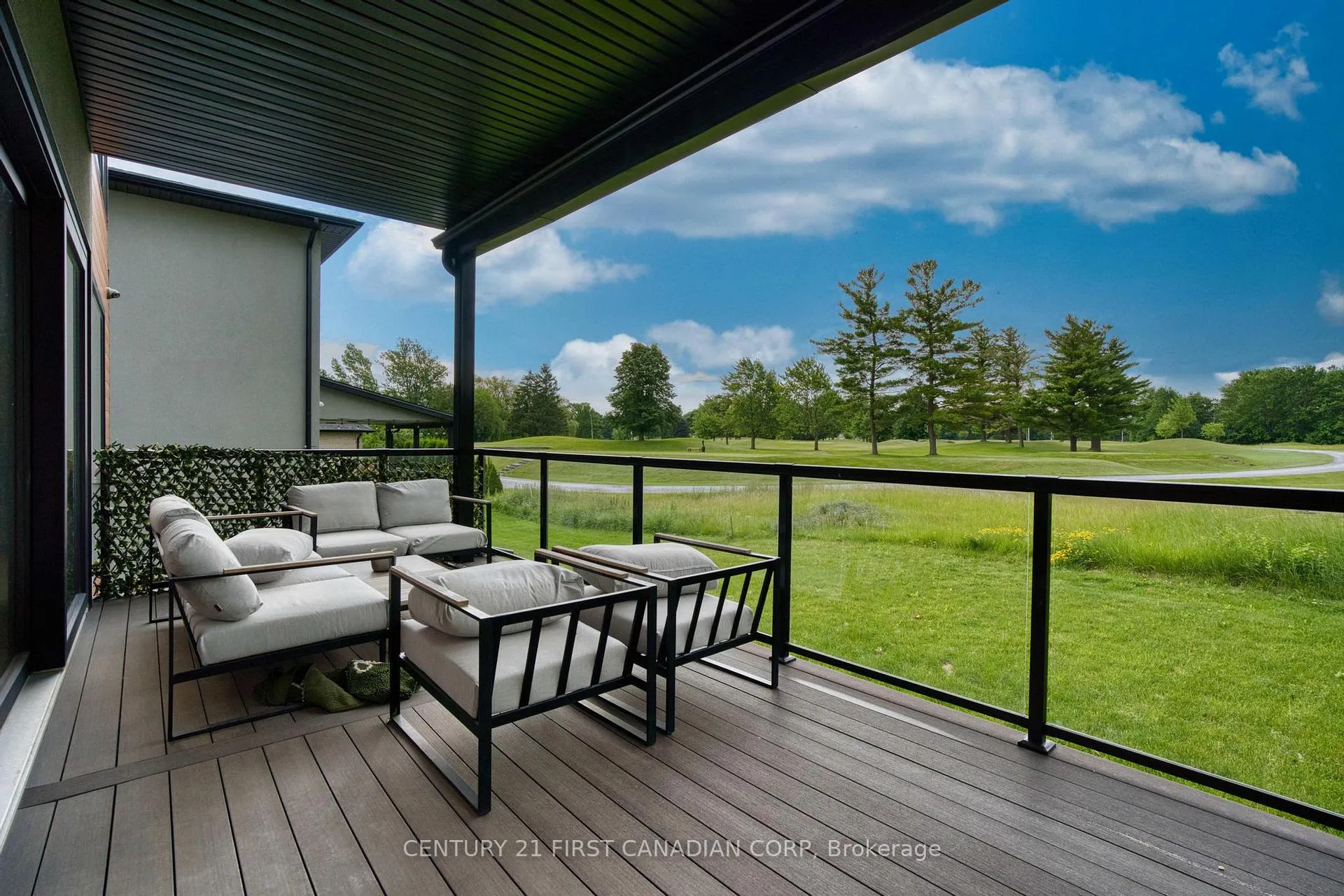 Photo 43 of 53 Edwin Drive, London, South P — HOMEH