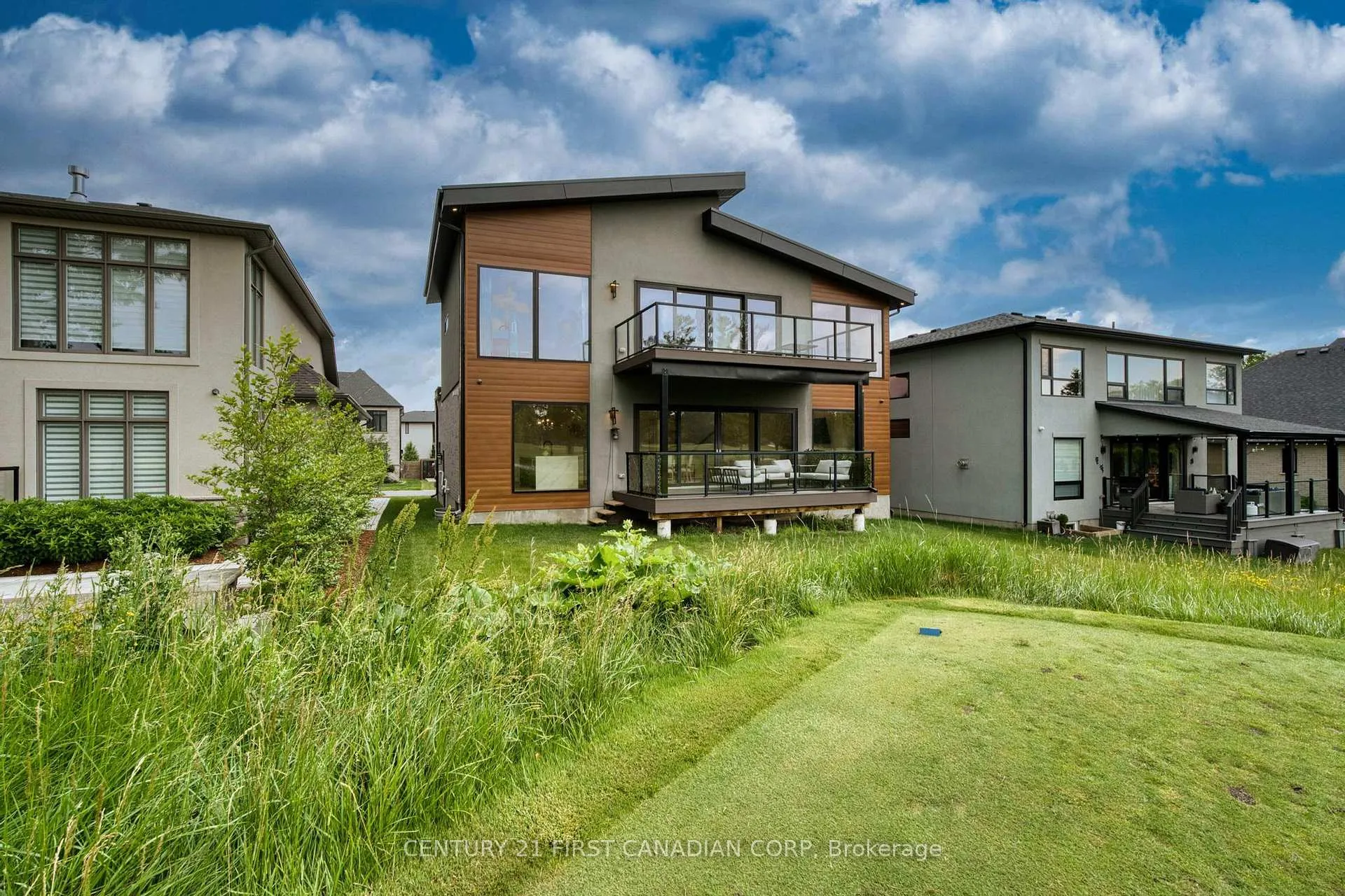 Photo 44 of 53 Edwin Drive, London, South P — HOMEH