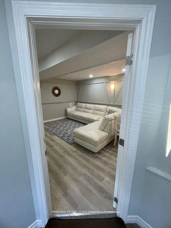 Photo 8 of 2403 Barclay Road, Burlington, Brant — HOMEH