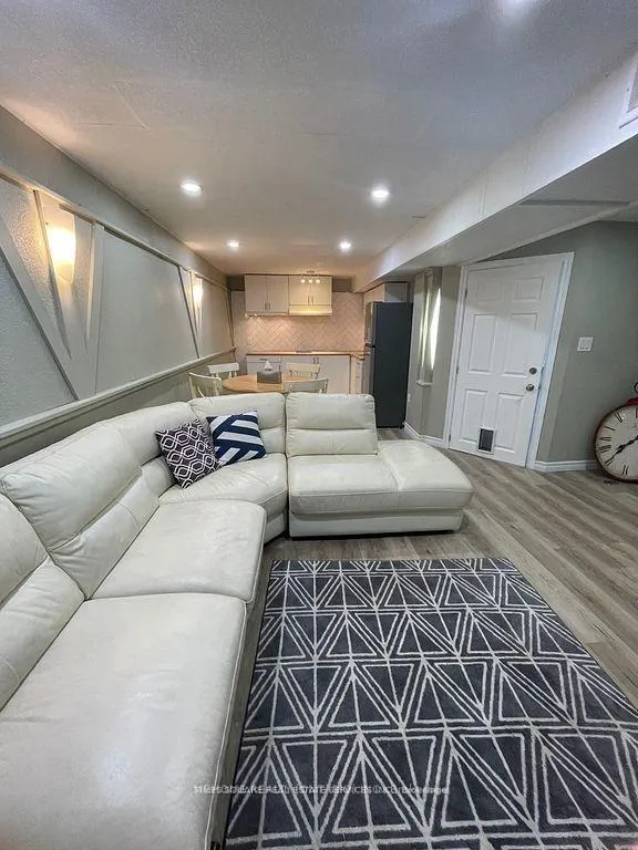 Photo 15 of 2403 Barclay Road, Burlington, Brant — HOMEH