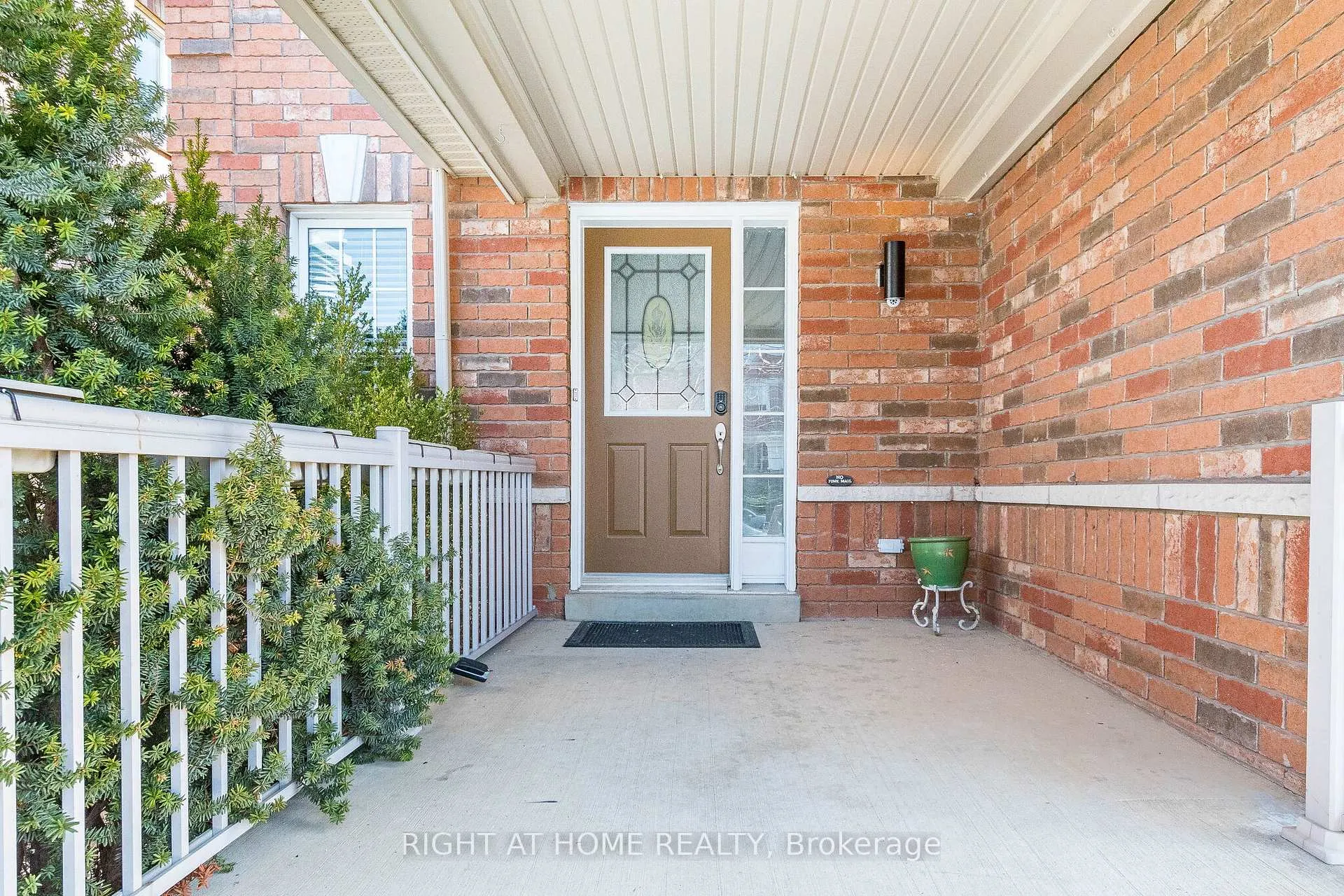 Photo 7 of 222 Andrews Trail, Milton, Clarke — HOMEH