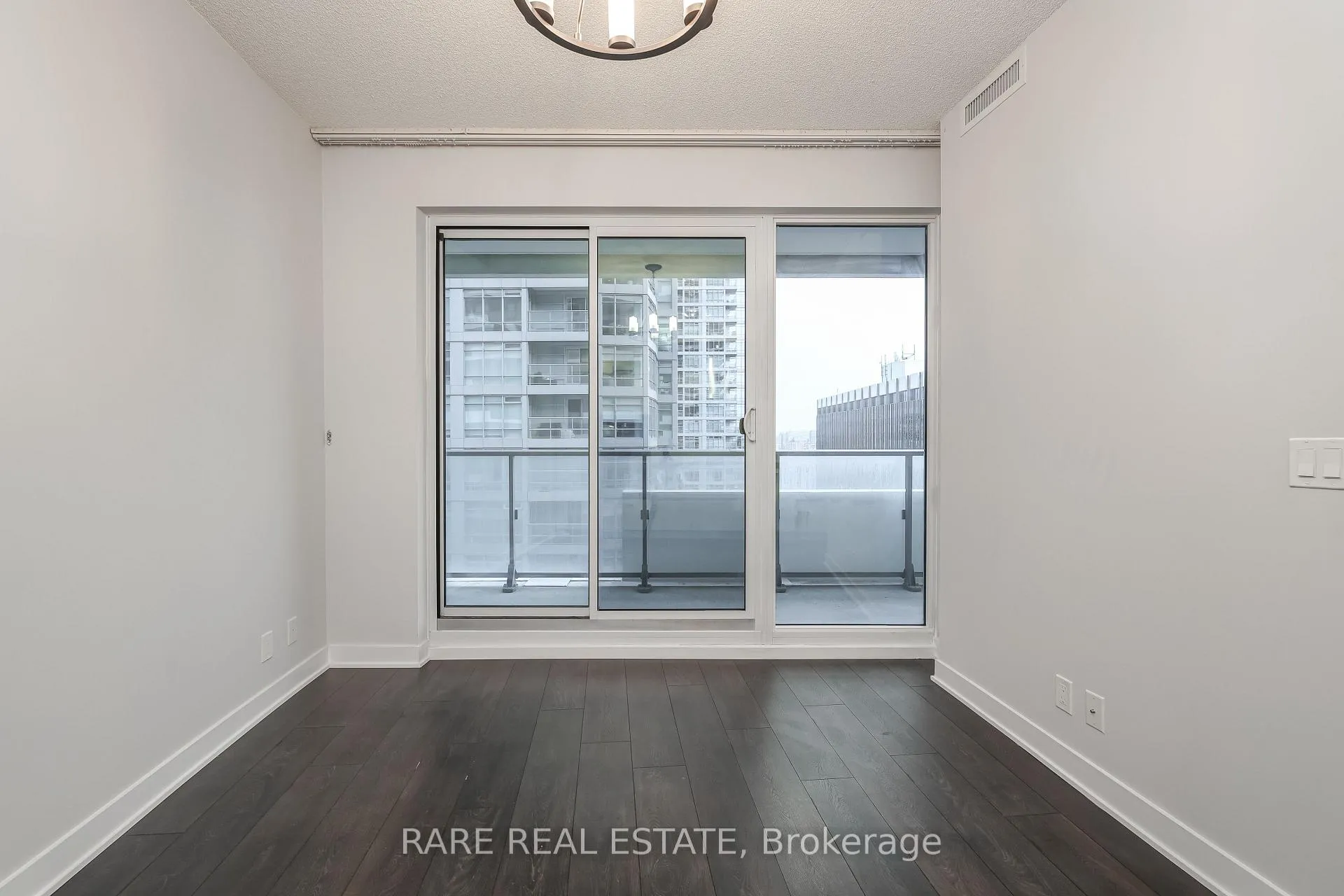 Photo 12 of Unit 1507, 2221 Yonge Street, Toronto, Mount Pleasant West — HOMEH