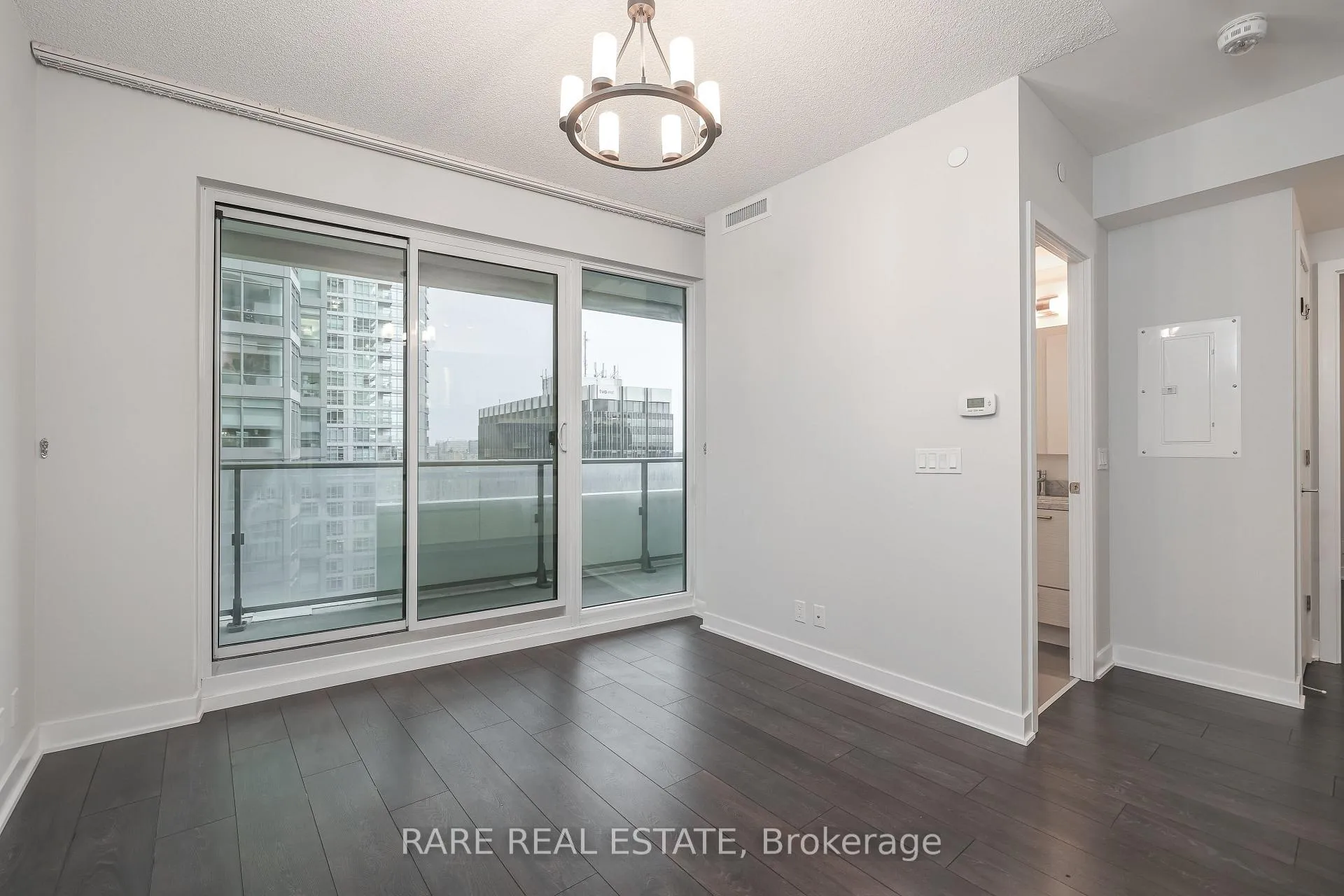 Photo 13 of Unit 1507, 2221 Yonge Street, Toronto, Mount Pleasant West — HOMEH