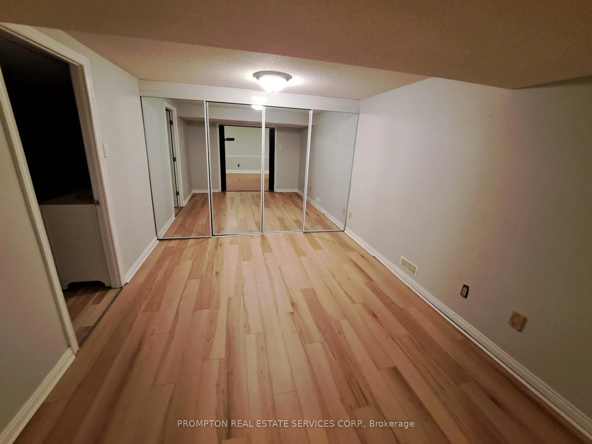 Photo 6 of Unit Lower, 16 Fernwood Crescent, Hamilton, Hampton Heights — HOMEH