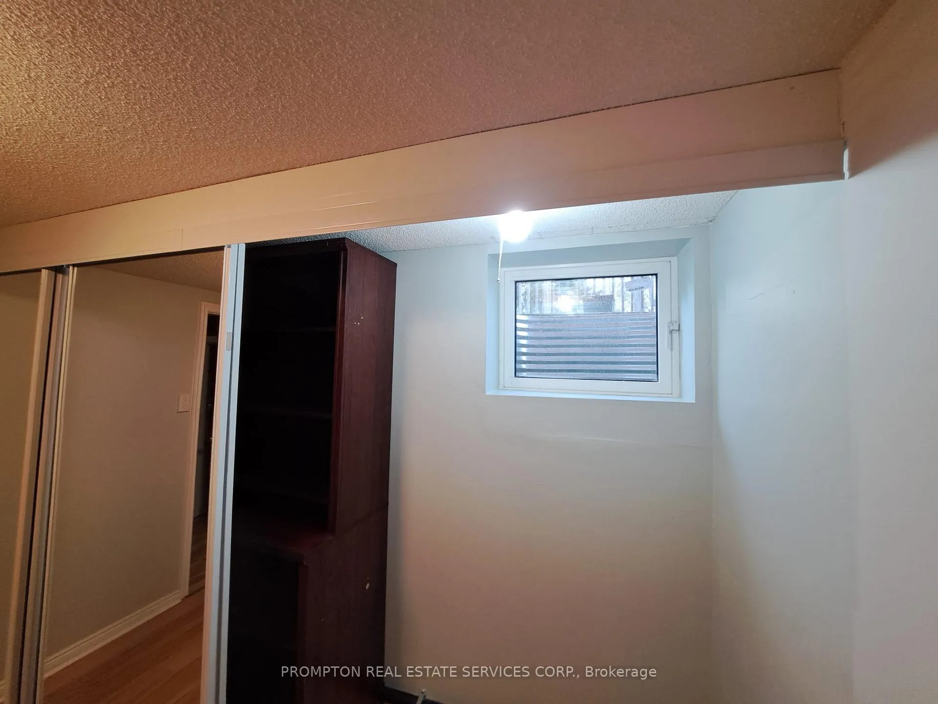 Photo 11 of Unit Lower, 16 Fernwood Crescent, Hamilton, Hampton Heights — HOMEH