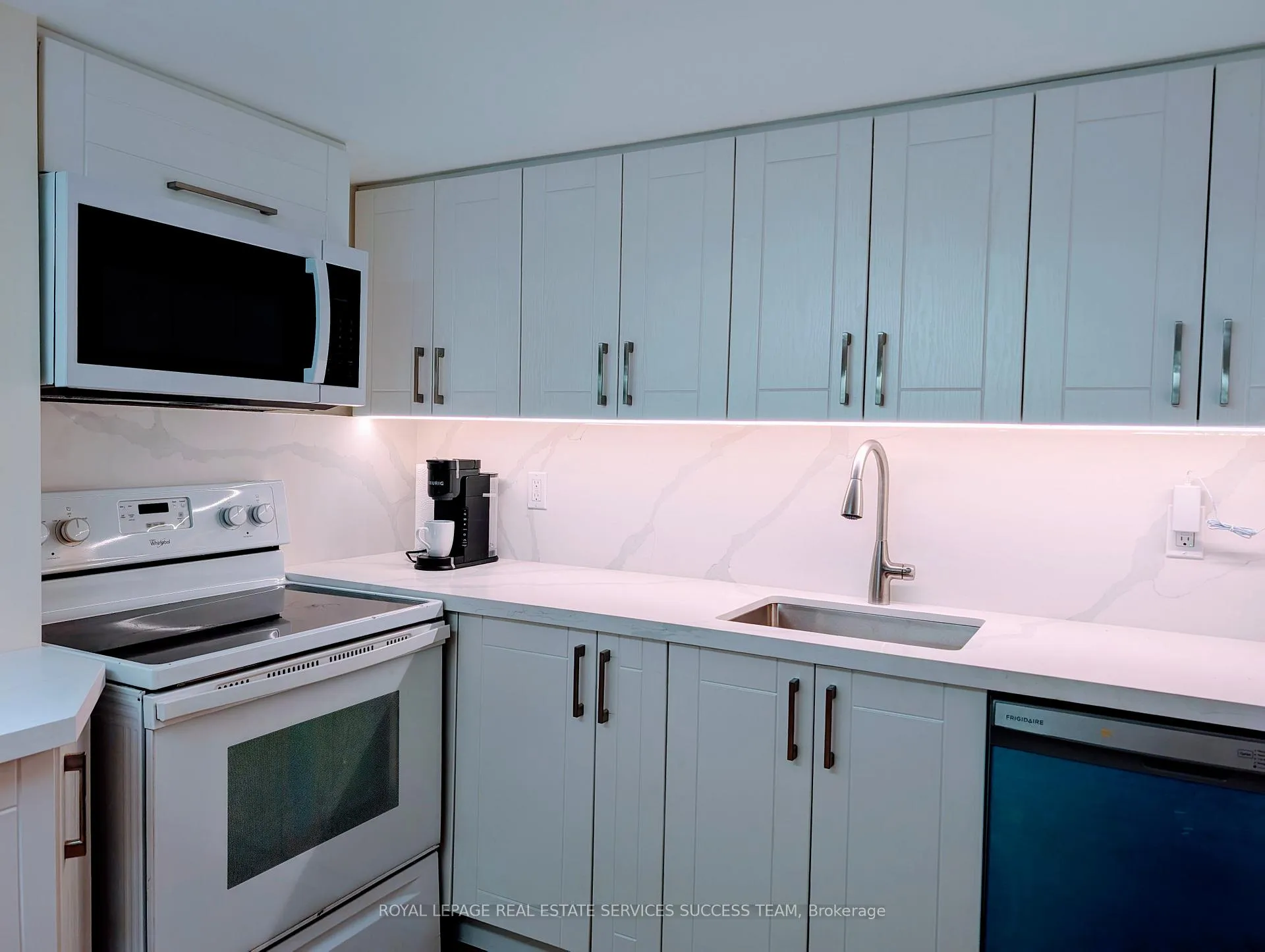 Photo 5 of Unit Bestment, 20 Chest Hill Rd, Toronto, Humewood-Cedarvale — HOMEH