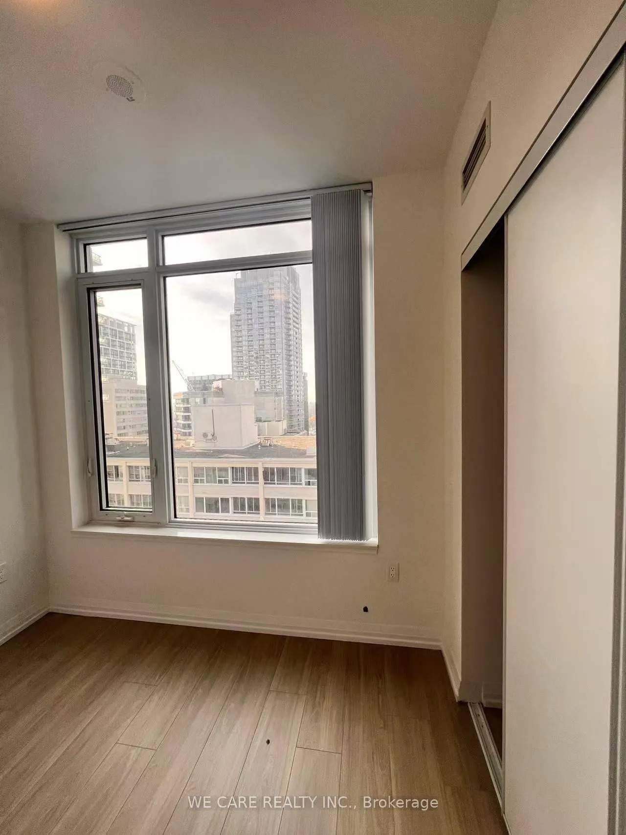 Photo 8 of Unit 1617, 50 Dunfield Avenue, Toronto, Mount Pleasant East — HOMEH