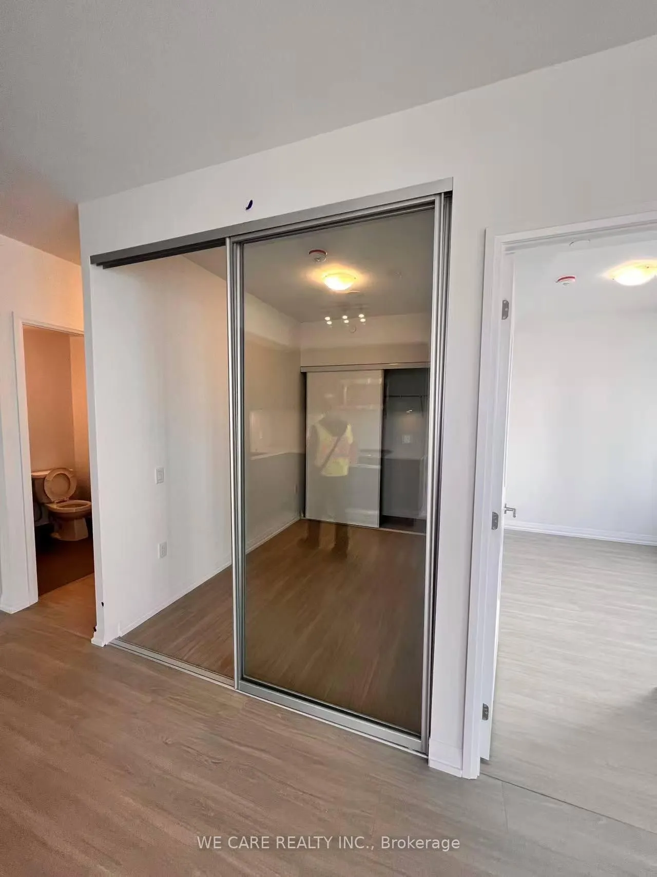 Photo 9 of Unit 1617, 50 Dunfield Avenue, Toronto, Mount Pleasant East — HOMEH