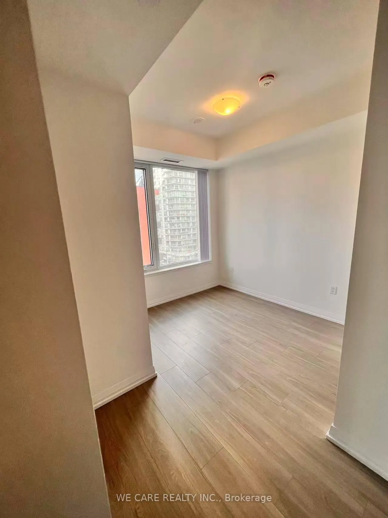 Photo 10 of Unit 1617, 50 Dunfield Avenue, Toronto, Mount Pleasant East — HOMEH