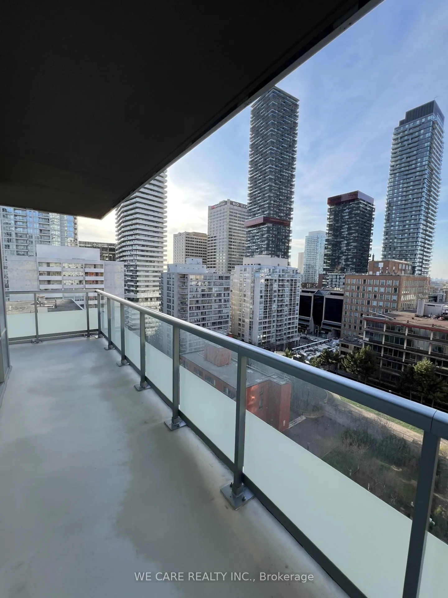 Photo 14 of Unit 1617, 50 Dunfield Avenue, Toronto, Mount Pleasant East — HOMEH