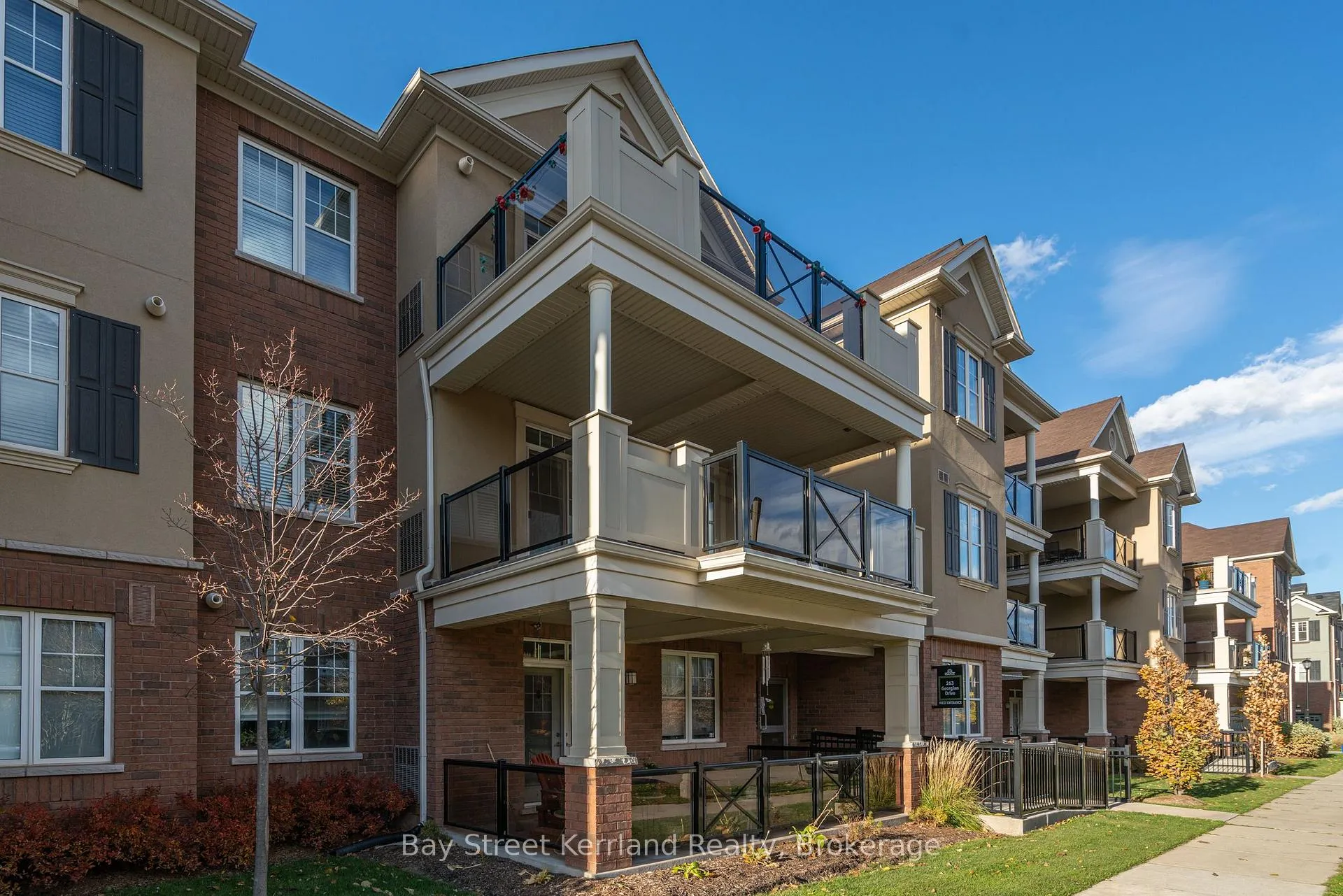 Photo 1 of Unit 201, 263 Georgian Drive, Oakville, River Oaks — HOMEH