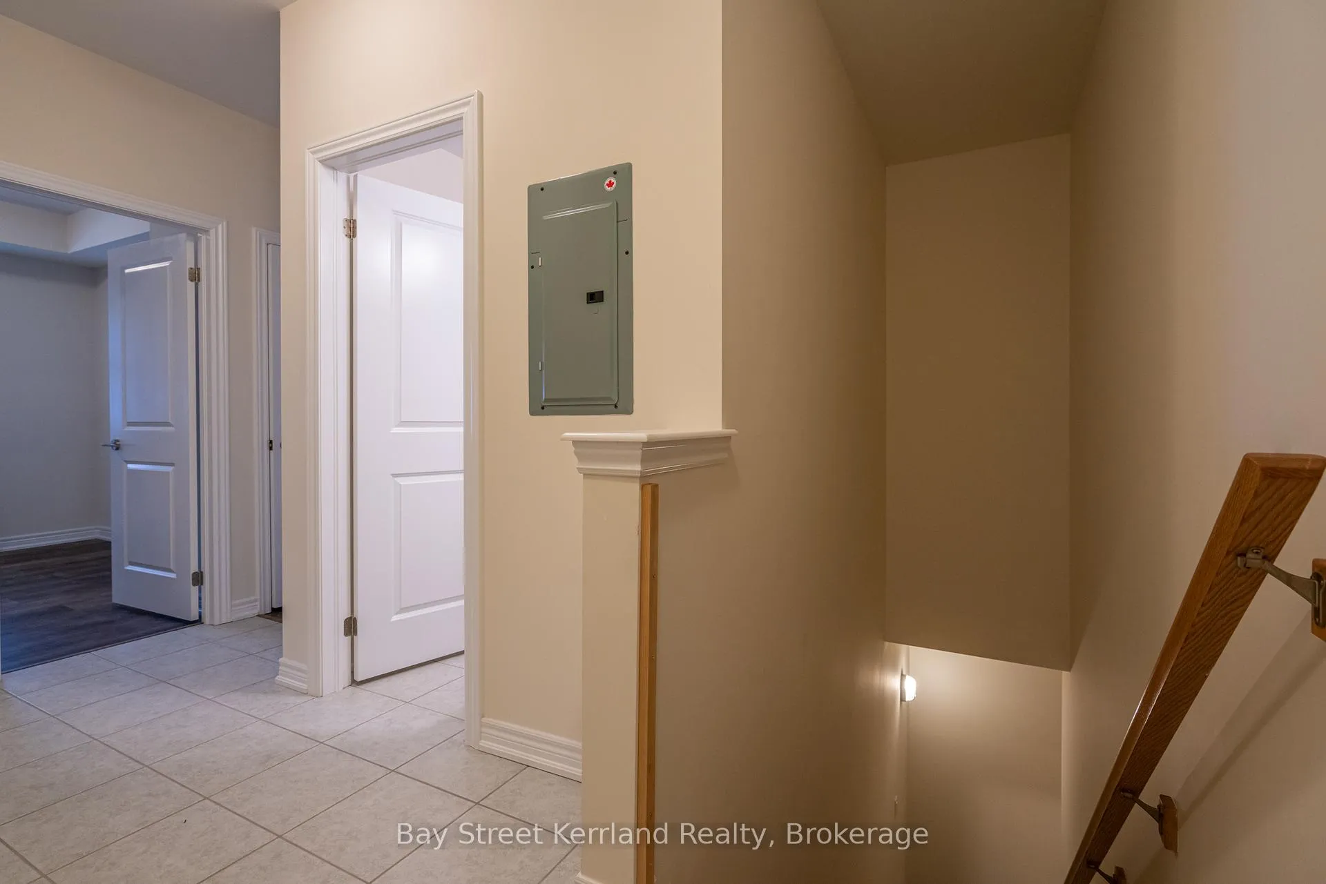Photo 3 of Unit 201, 263 Georgian Drive, Oakville, River Oaks — HOMEH