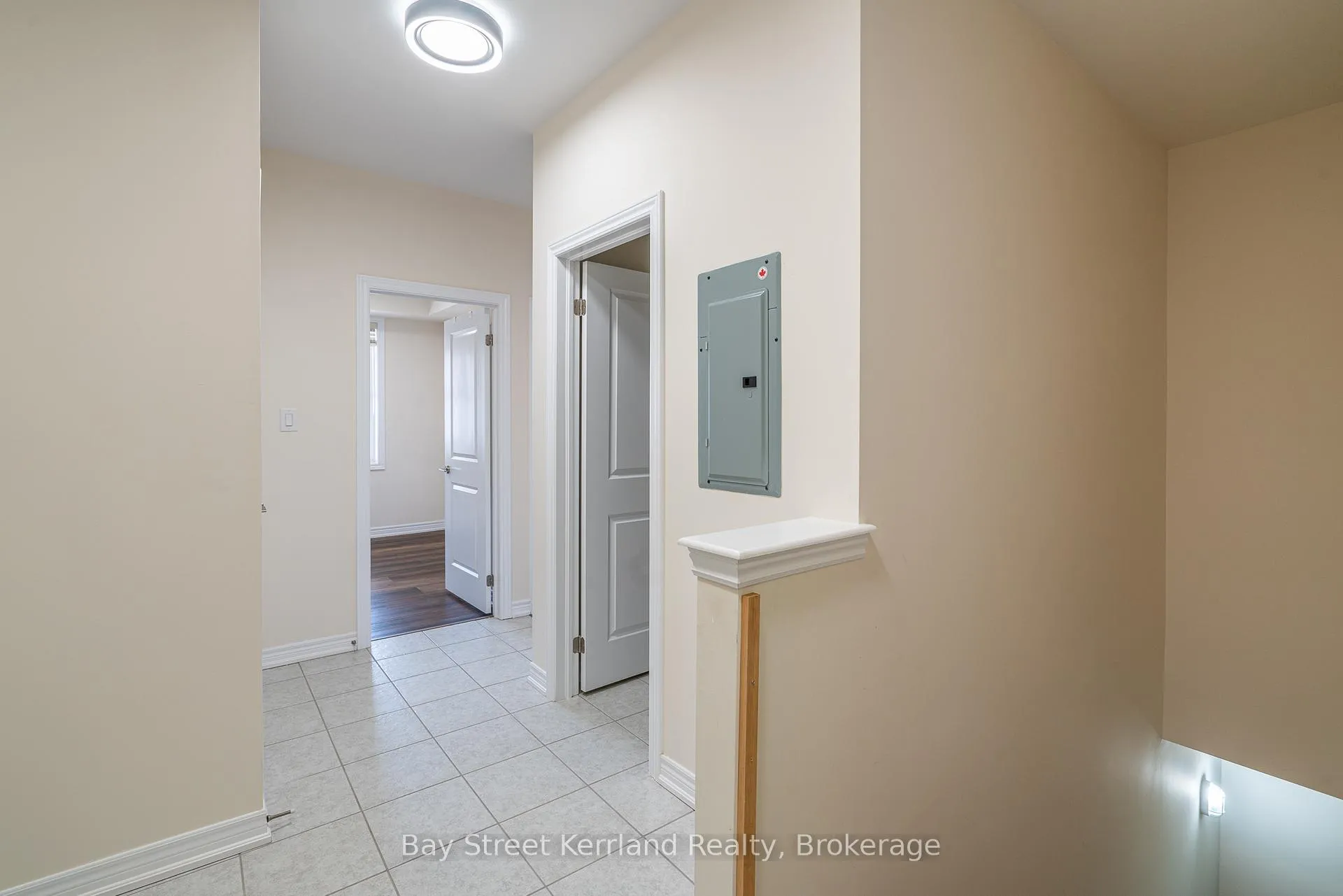 Photo 4 of Unit 201, 263 Georgian Drive, Oakville, River Oaks — HOMEH