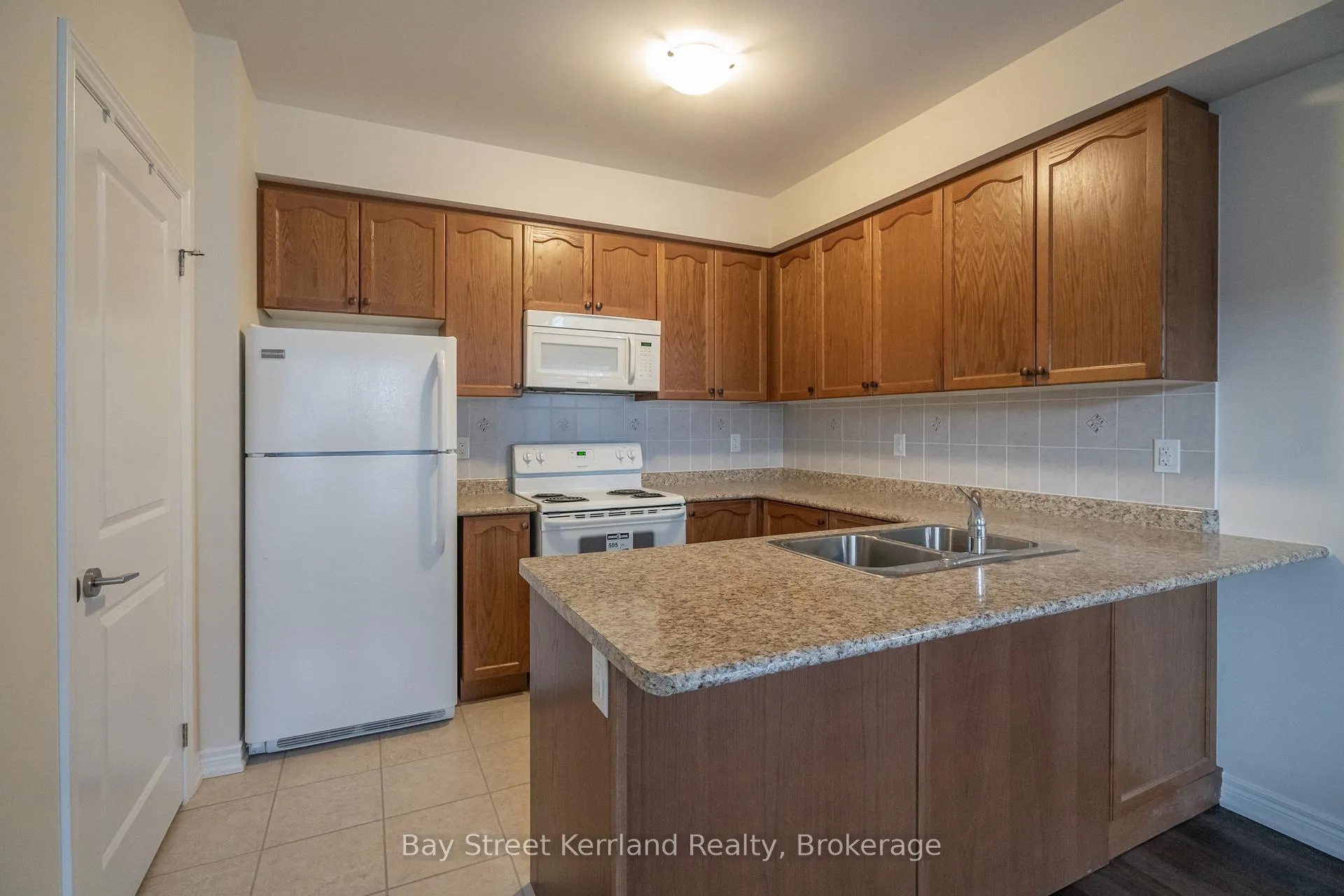 Photo 7 of Unit 201, 263 Georgian Drive, Oakville, River Oaks — HOMEH