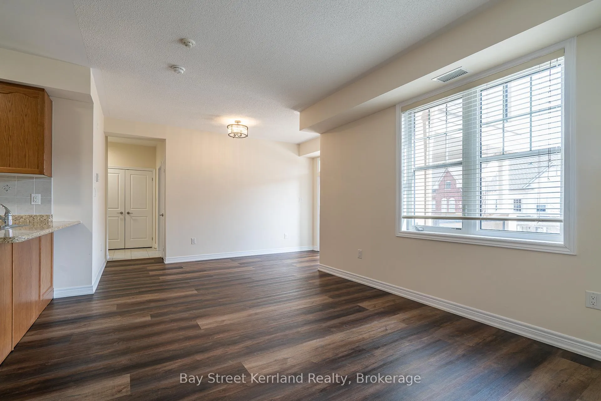 Photo 9 of Unit 201, 263 Georgian Drive, Oakville, River Oaks — HOMEH