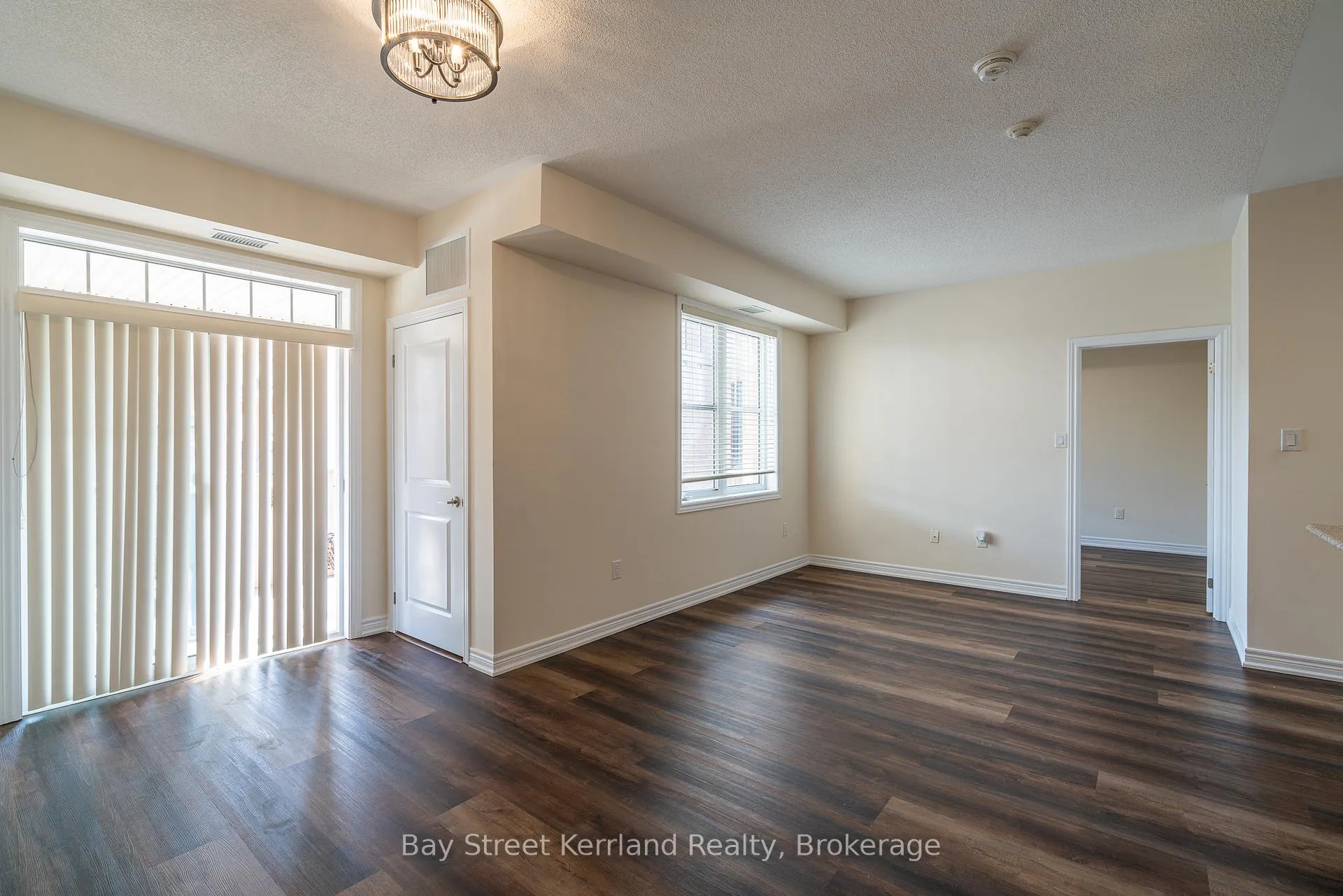 Photo 10 of Unit 201, 263 Georgian Drive, Oakville, River Oaks — HOMEH