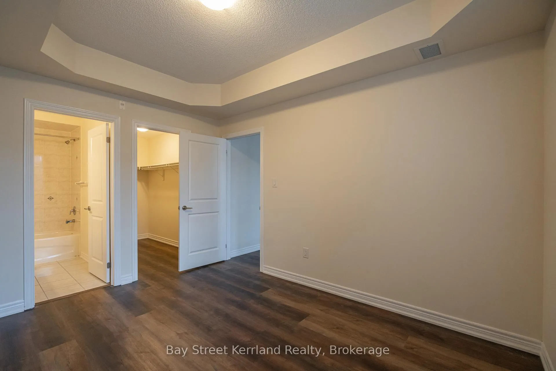 Photo 11 of Unit 201, 263 Georgian Drive, Oakville, River Oaks — HOMEH