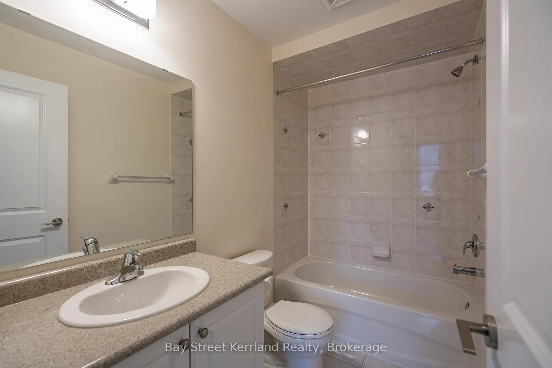 Photo 13 of Unit 201, 263 Georgian Drive, Oakville, River Oaks — HOMEH