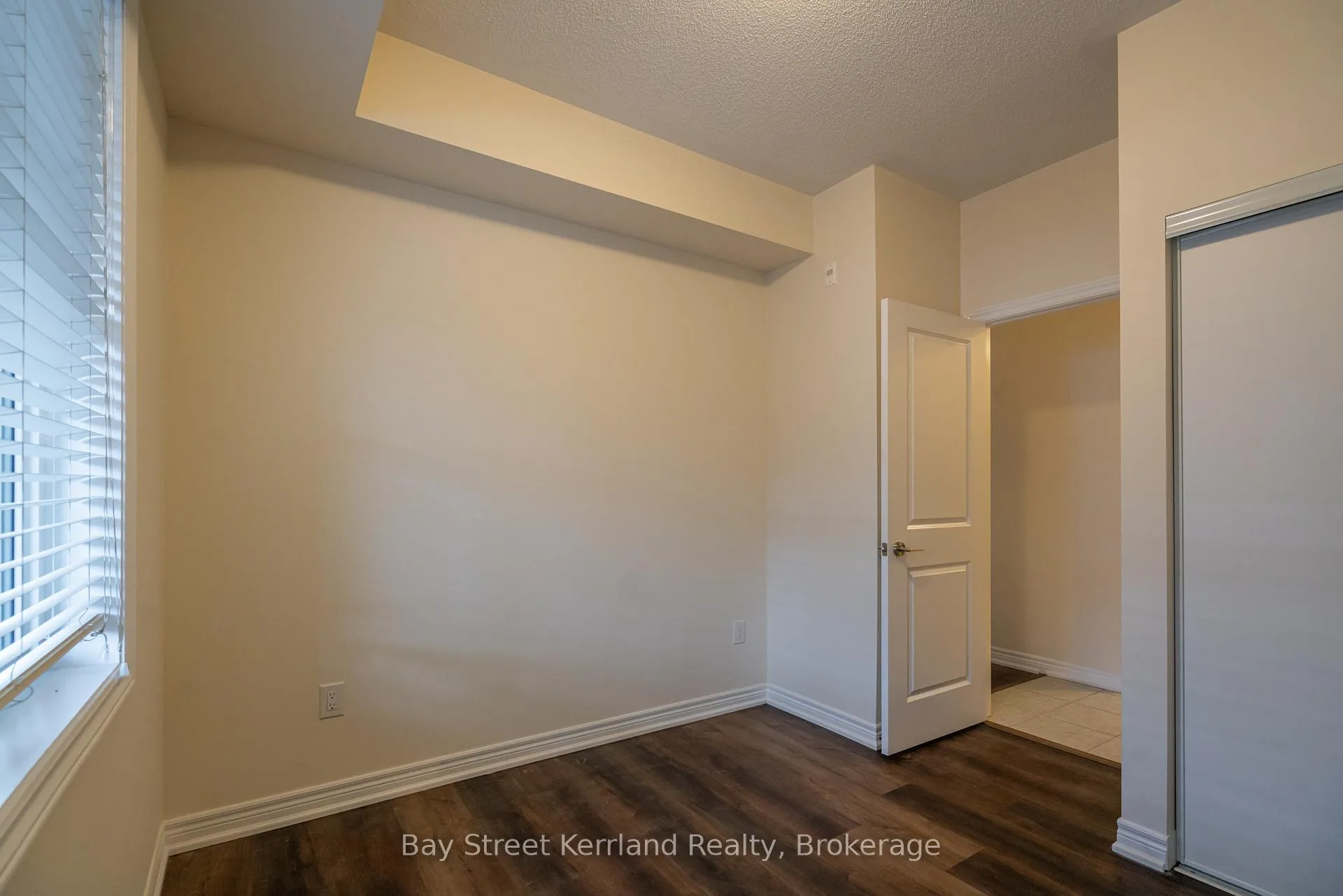 Photo 15 of Unit 201, 263 Georgian Drive, Oakville, River Oaks — HOMEH