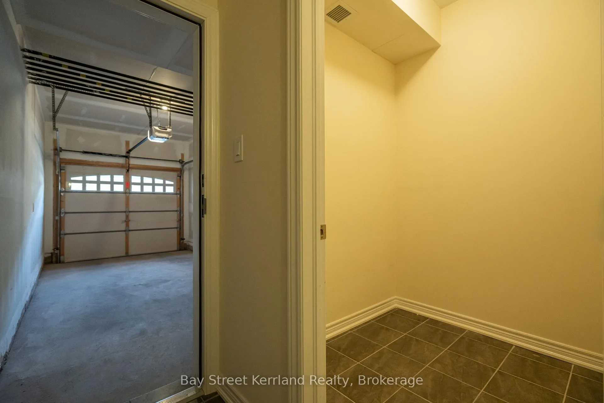 Photo 20 of Unit 201, 263 Georgian Drive, Oakville, River Oaks — HOMEH