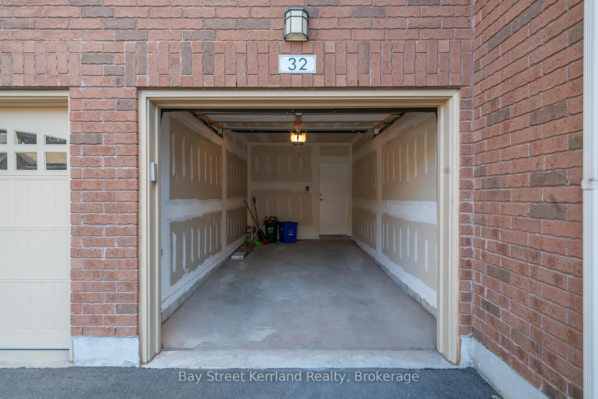 Photo 21 of Unit 201, 263 Georgian Drive, Oakville, River Oaks — HOMEH