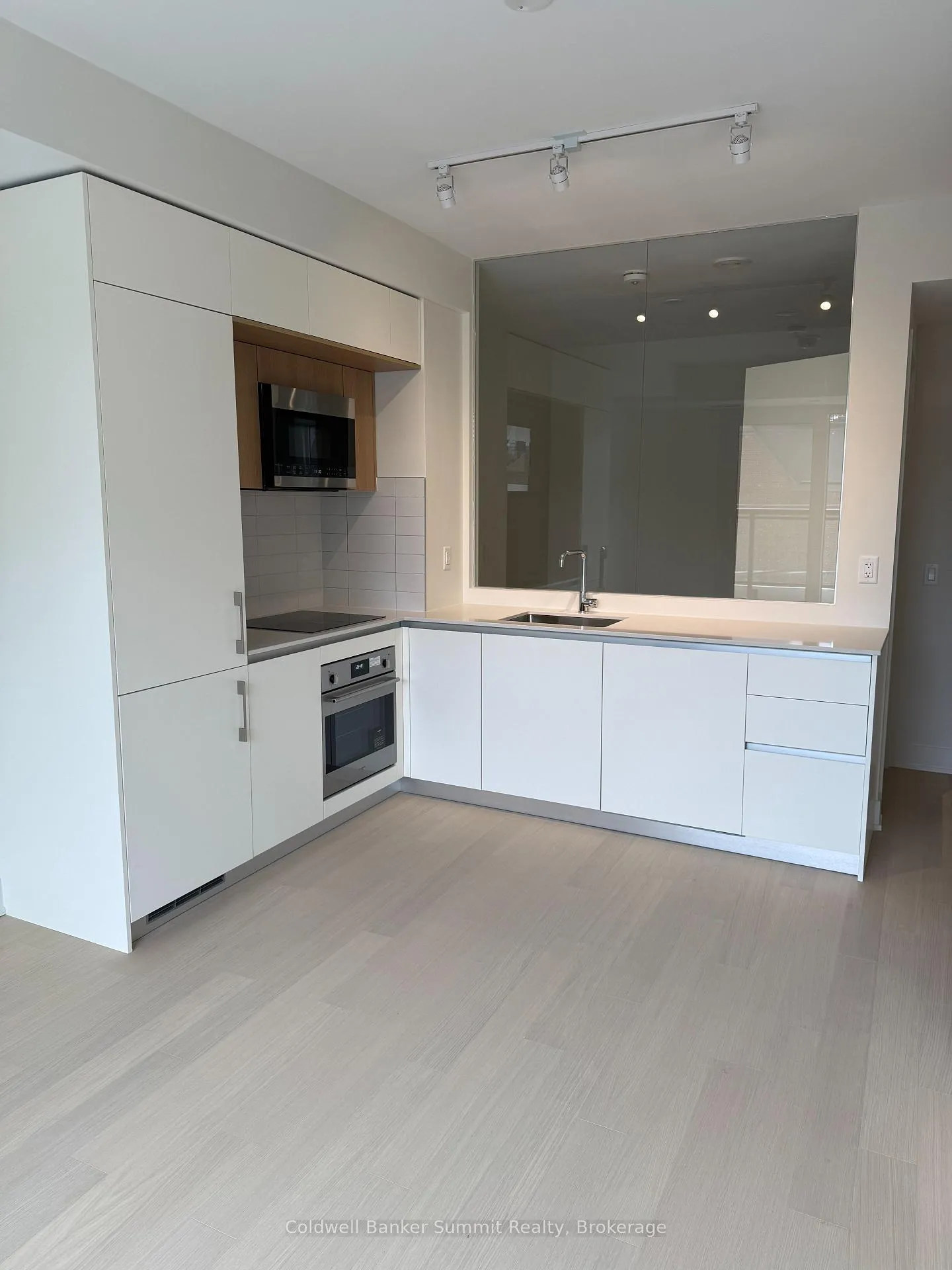 Front of Unit 203, 322 Dupont Street