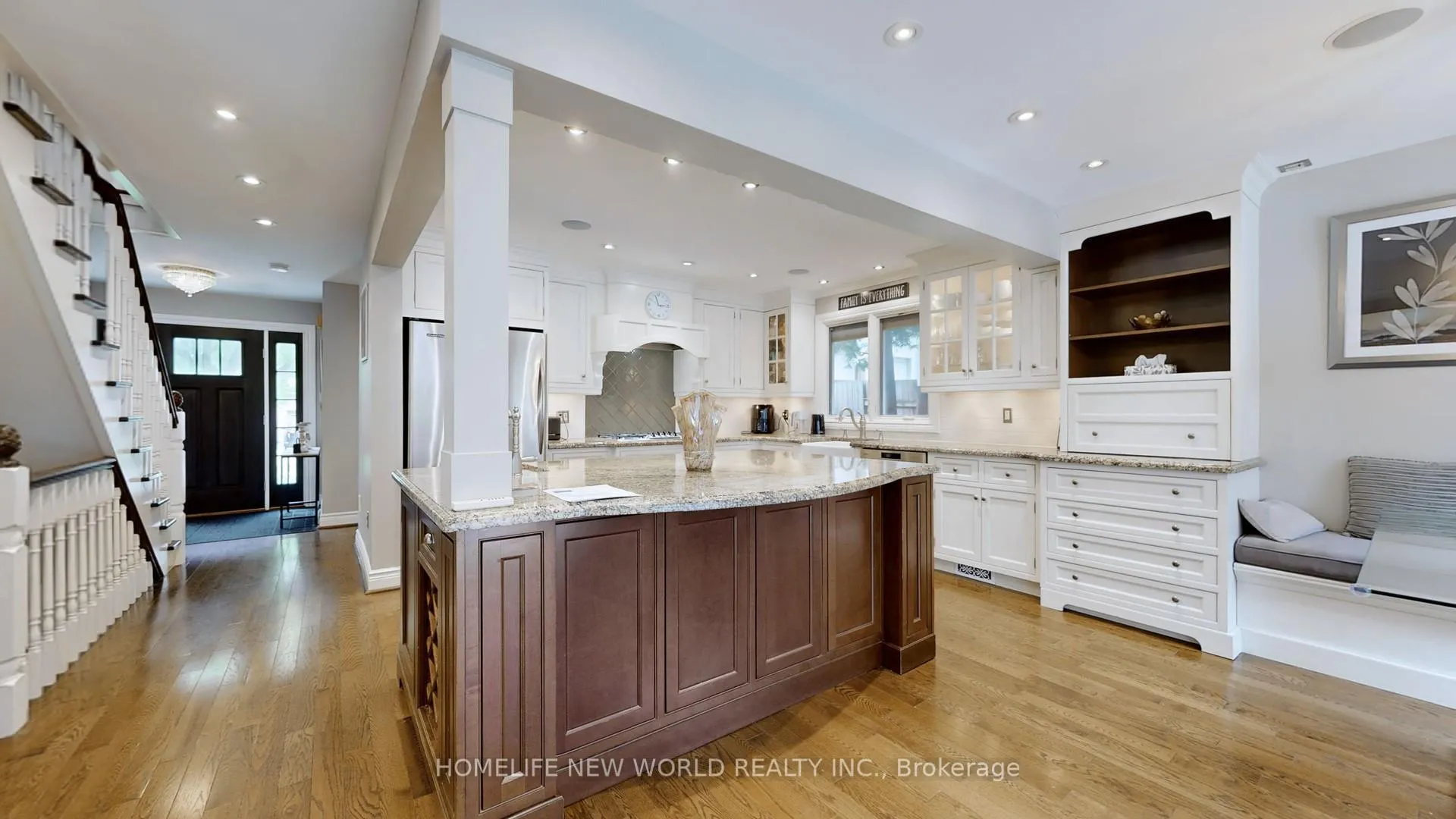 Photo 9 of 33 Beatty Crescent, Aurora, Aurora Highlands — HOMEH