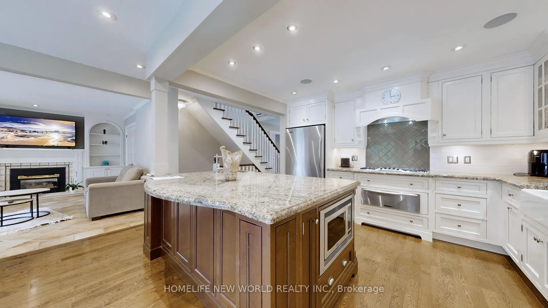 Photo 10 of 33 Beatty Crescent, Aurora, Aurora Highlands — HOMEH