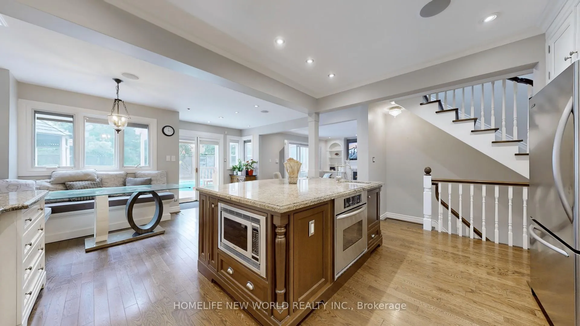 Photo 11 of 33 Beatty Crescent, Aurora, Aurora Highlands — HOMEH