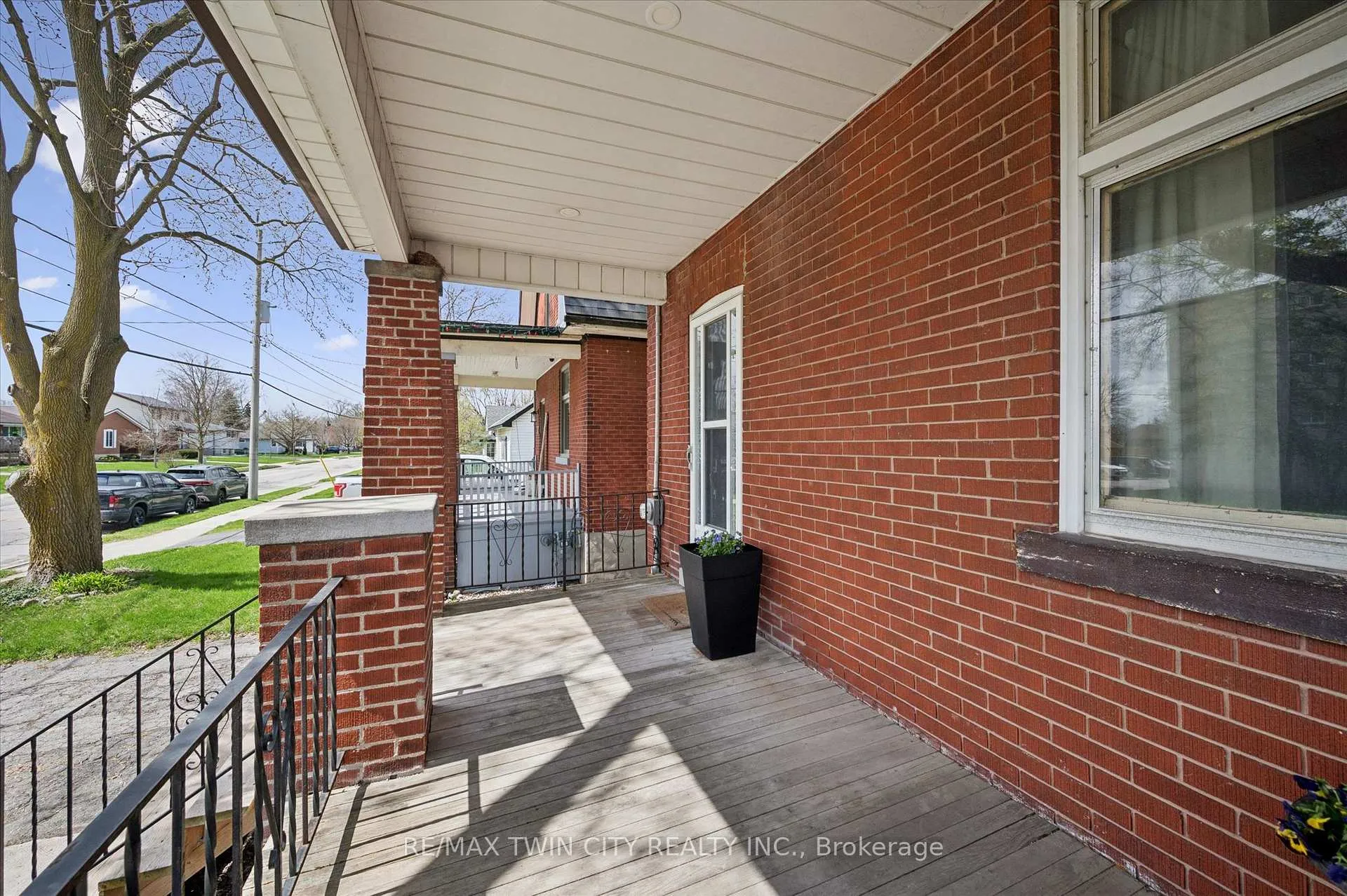 Photo 2 of 156 Norfolk Street, Stratford — HOMEH