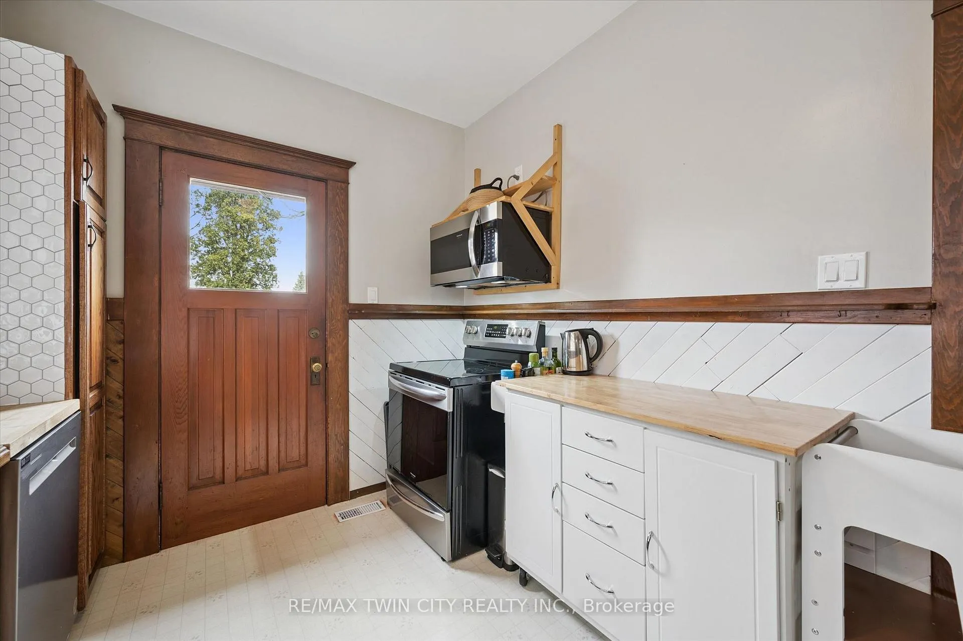 Photo 9 of 156 Norfolk Street, Stratford — HOMEH